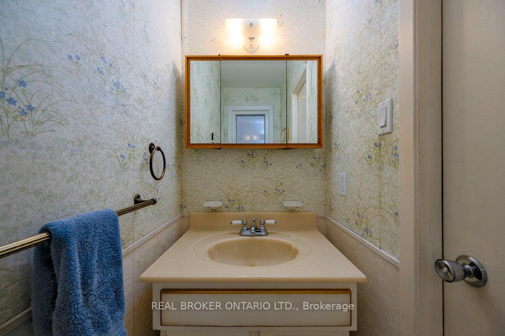 Photo 15 of 88 Northpark Drive, Ottawa, Blackburn Hamlet — HOMEH