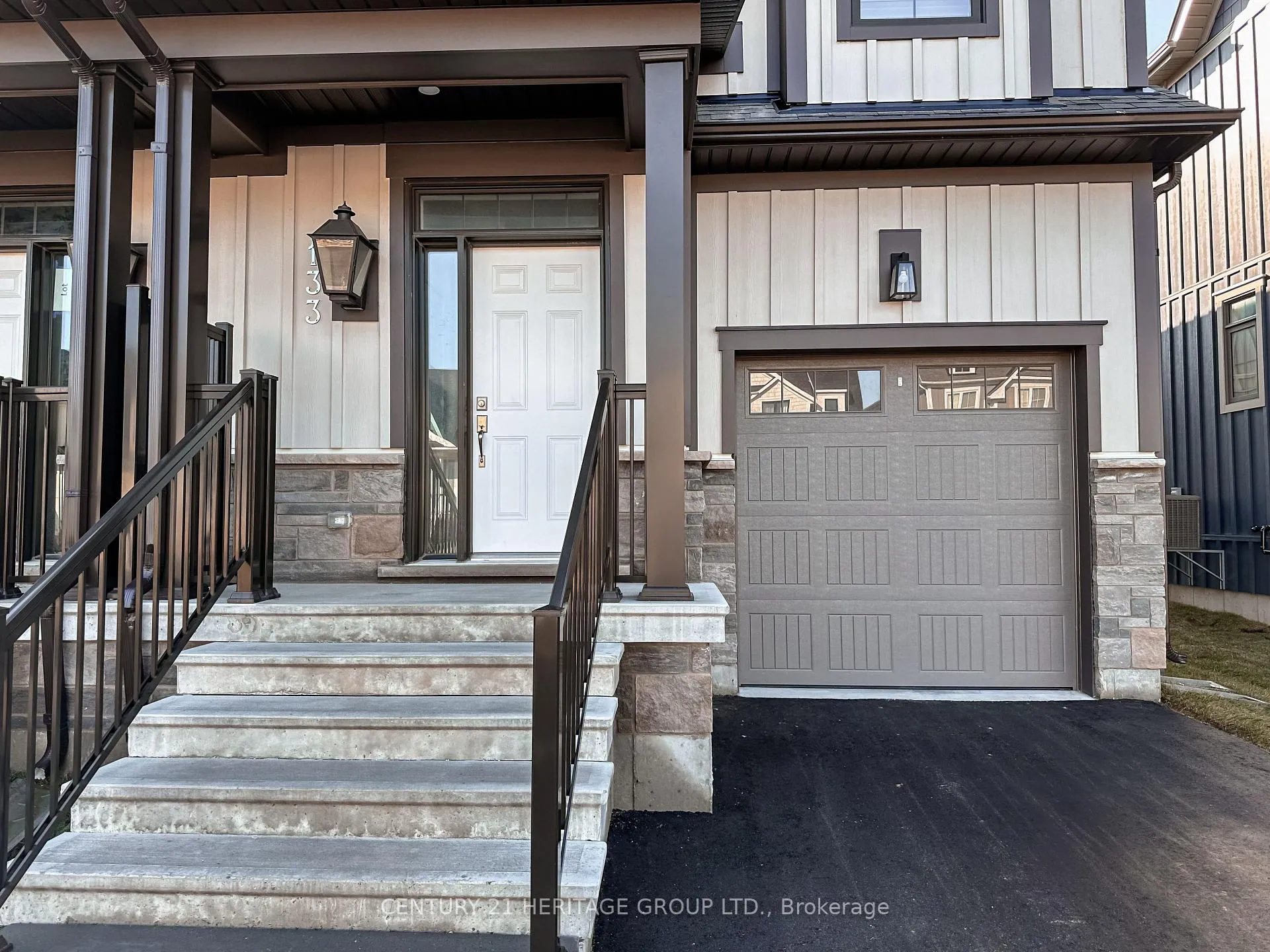 Photo 2 of 133 Black Willow Crescent, Blue Mountains — HOMEH