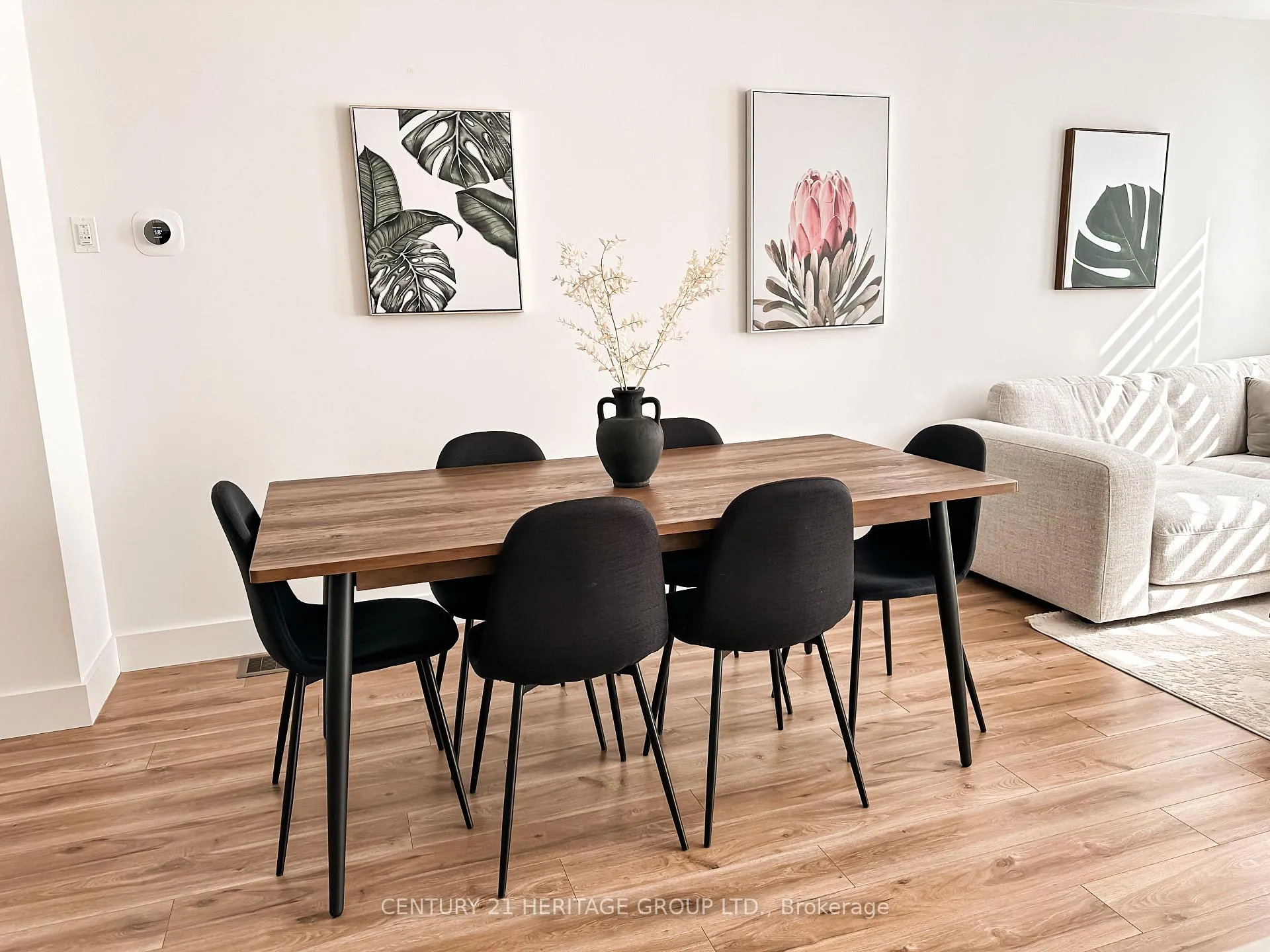 Photo 8 of 133 Black Willow Crescent, Blue Mountains — HOMEH
