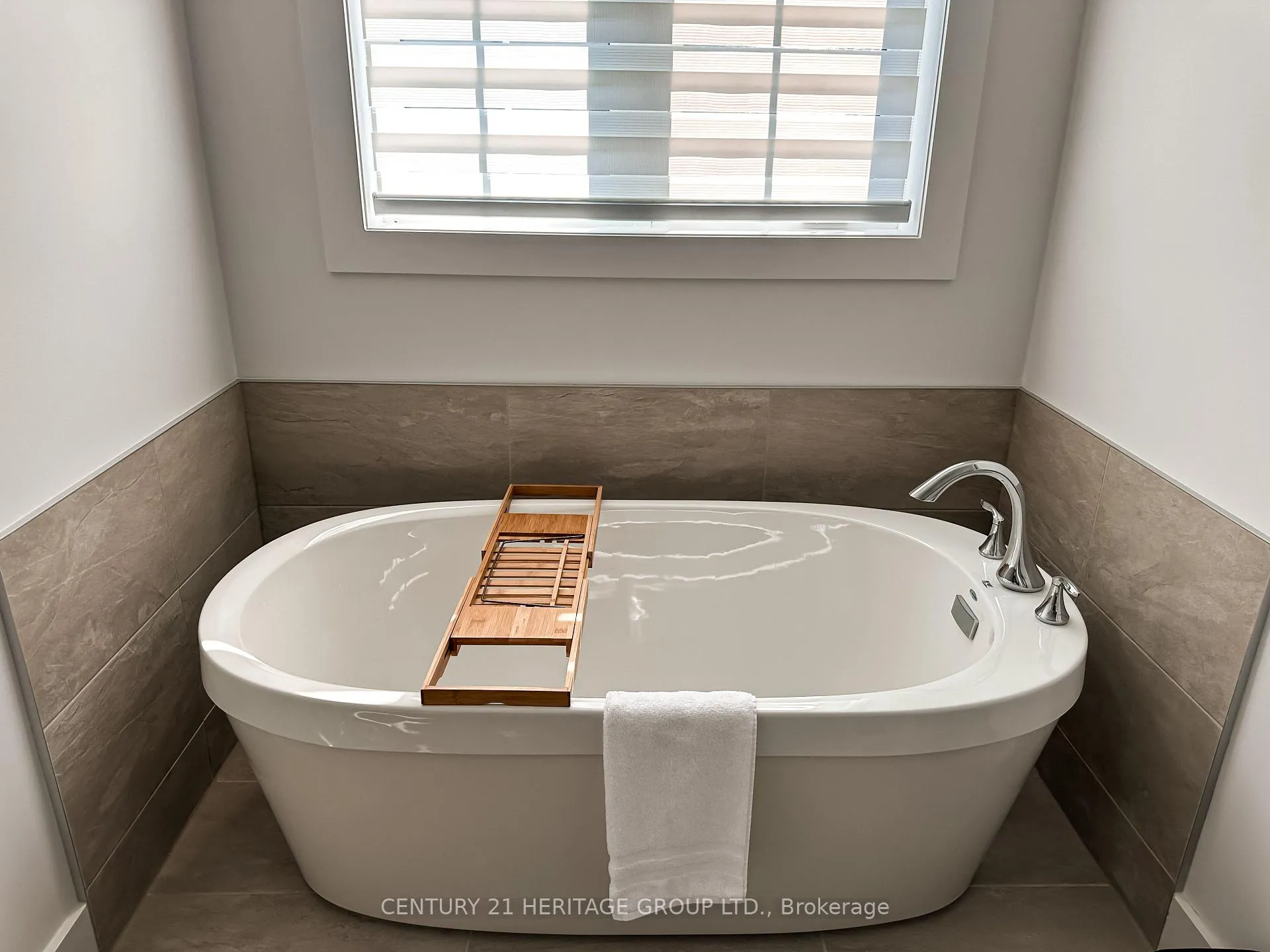 Photo 23 of 133 Black Willow Crescent, Blue Mountains — HOMEH
