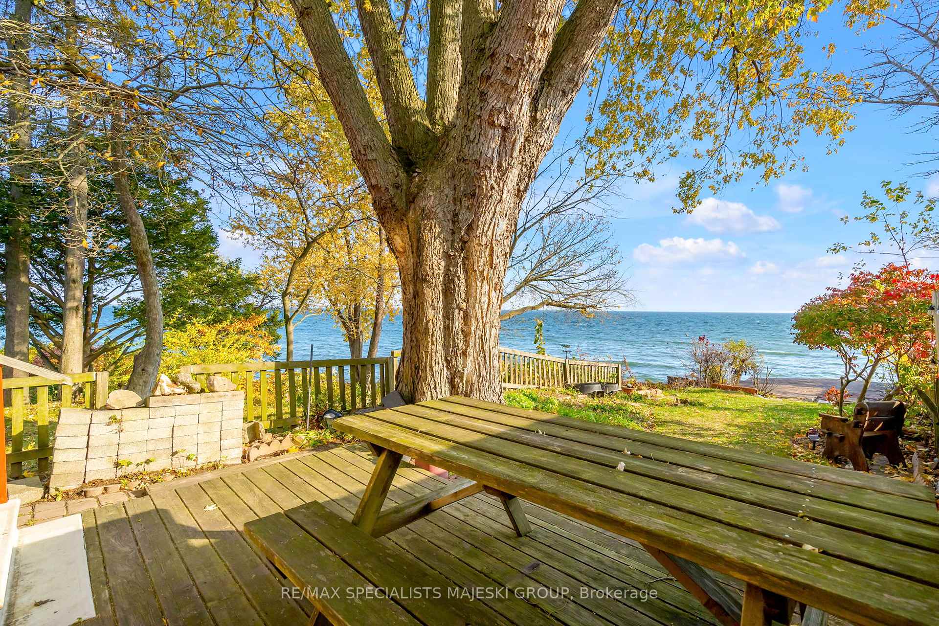 Photo 3 of 57 Lake Shore Drive, Etobicoke, New Toronto — HOMEH