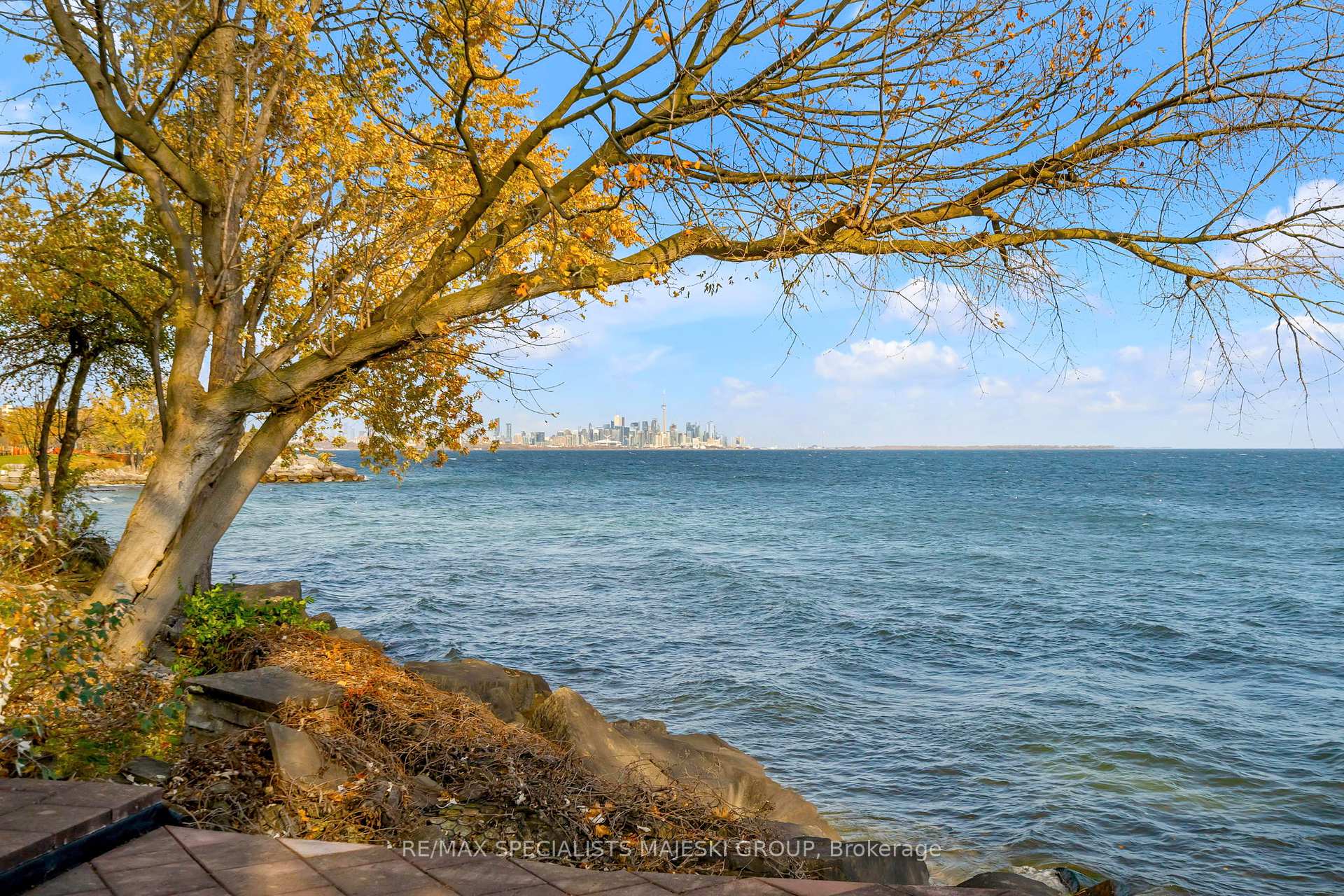 Photo 4 of 57 Lake Shore Drive, Etobicoke, New Toronto — HOMEH