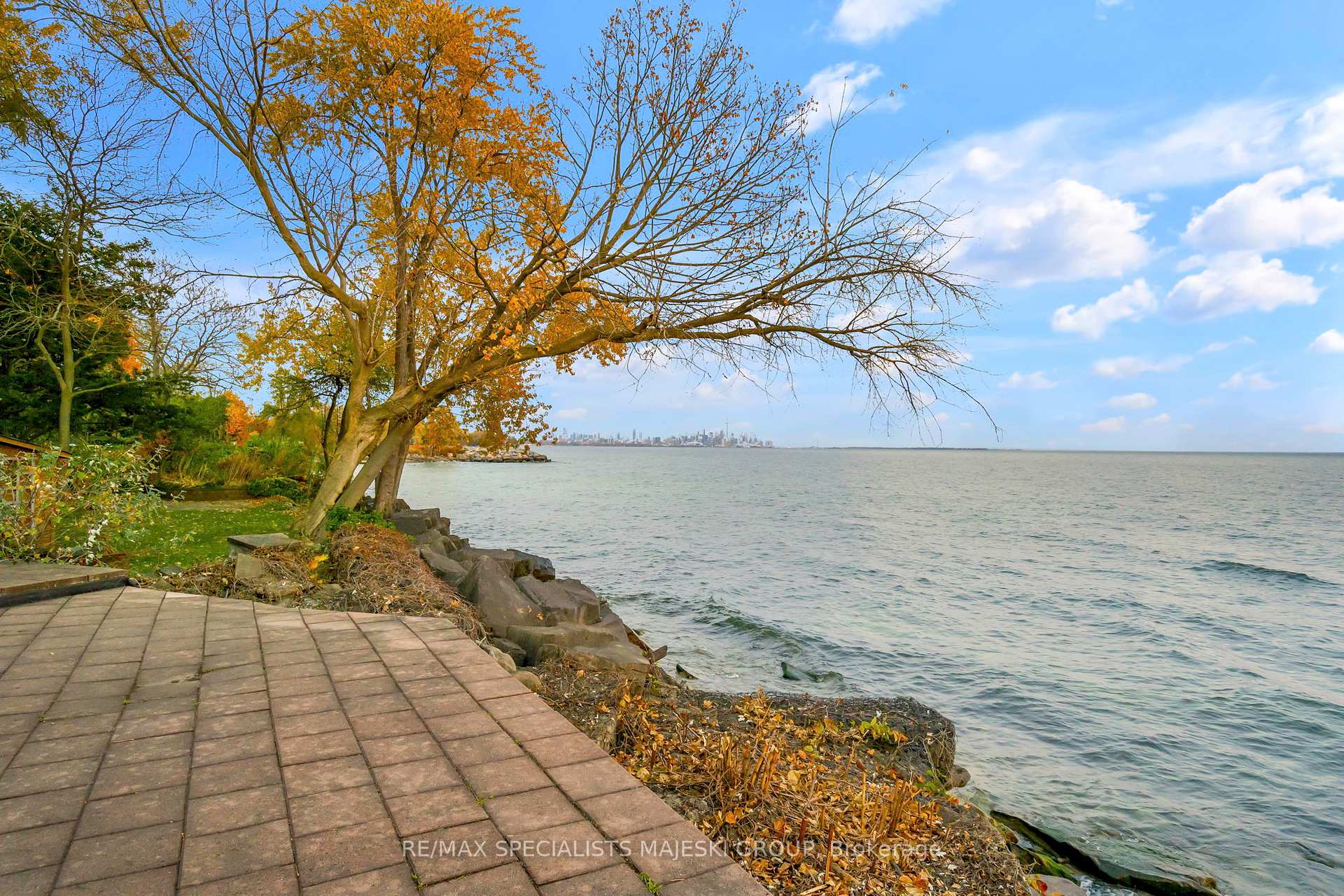 Photo 7 of 57 Lake Shore Drive, Etobicoke, New Toronto — HOMEH