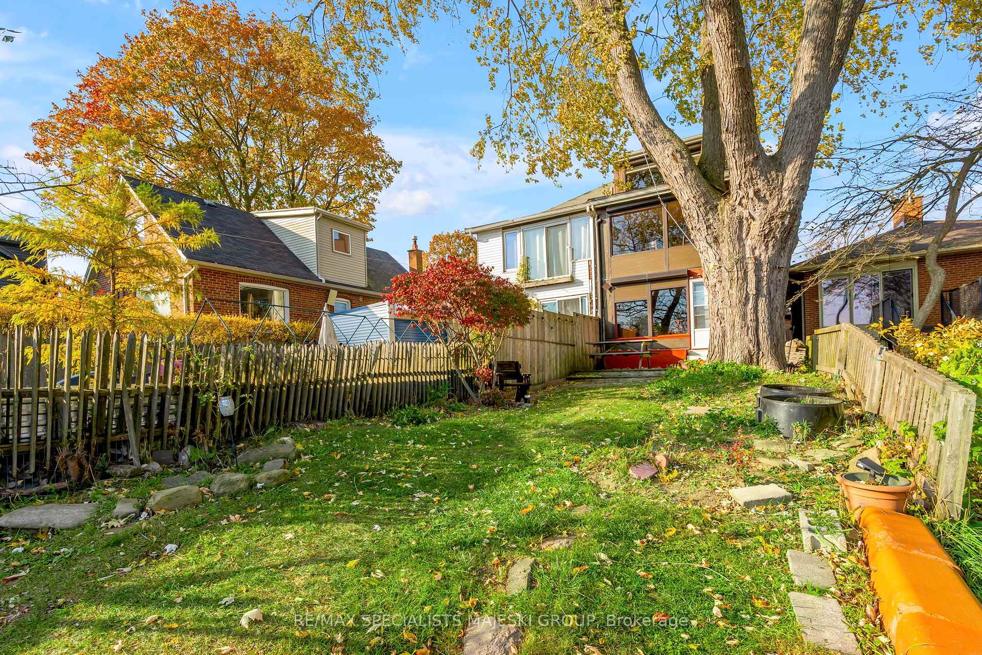 Photo 8 of 57 Lake Shore Drive, Etobicoke, New Toronto — HOMEH