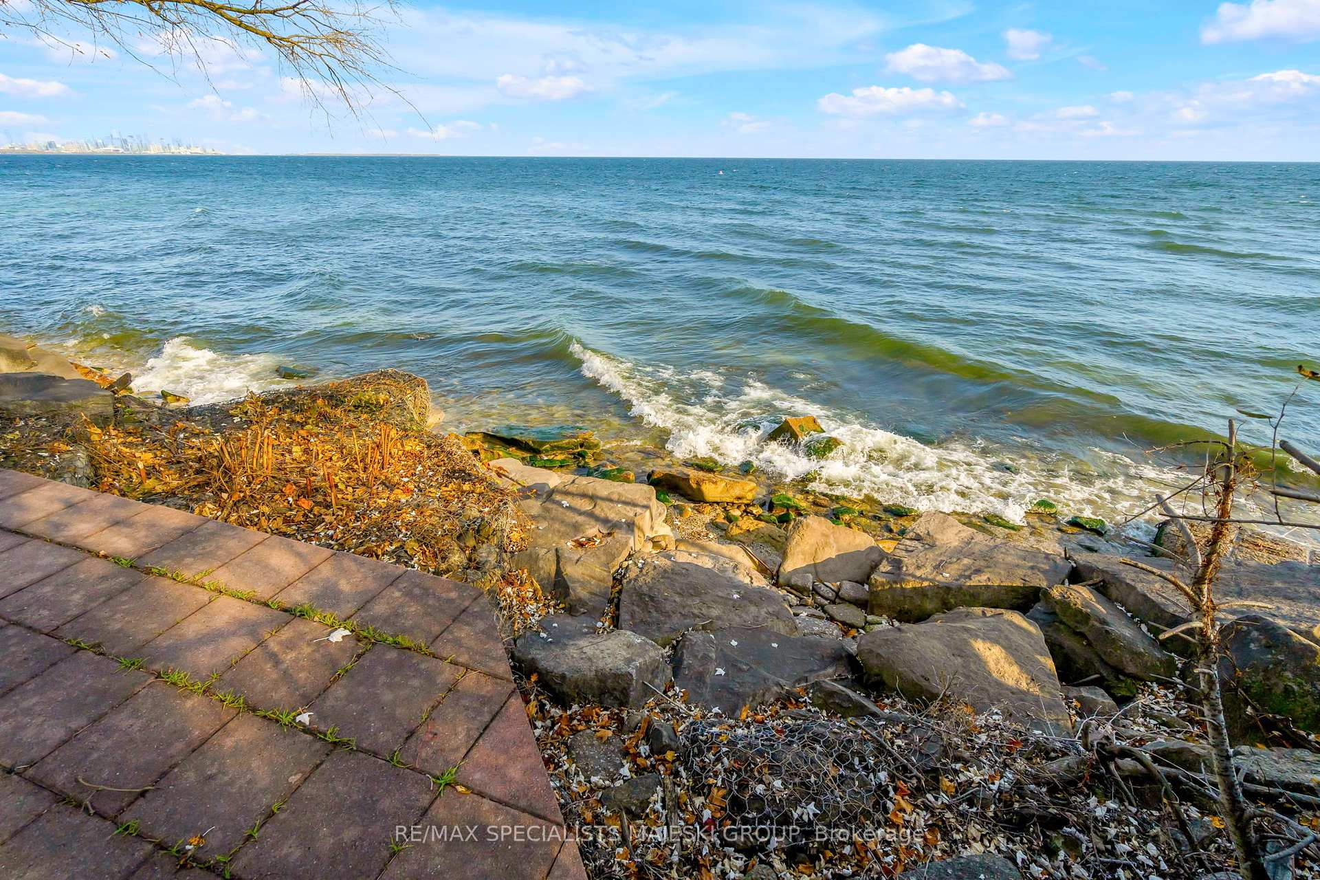 Photo 10 of 57 Lake Shore Drive, Etobicoke, New Toronto — HOMEH