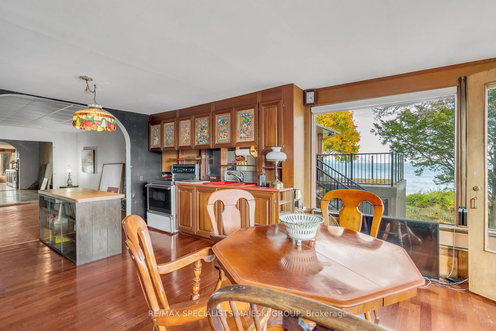 Photo 21 of 57 Lake Shore Drive, Etobicoke, New Toronto — HOMEH