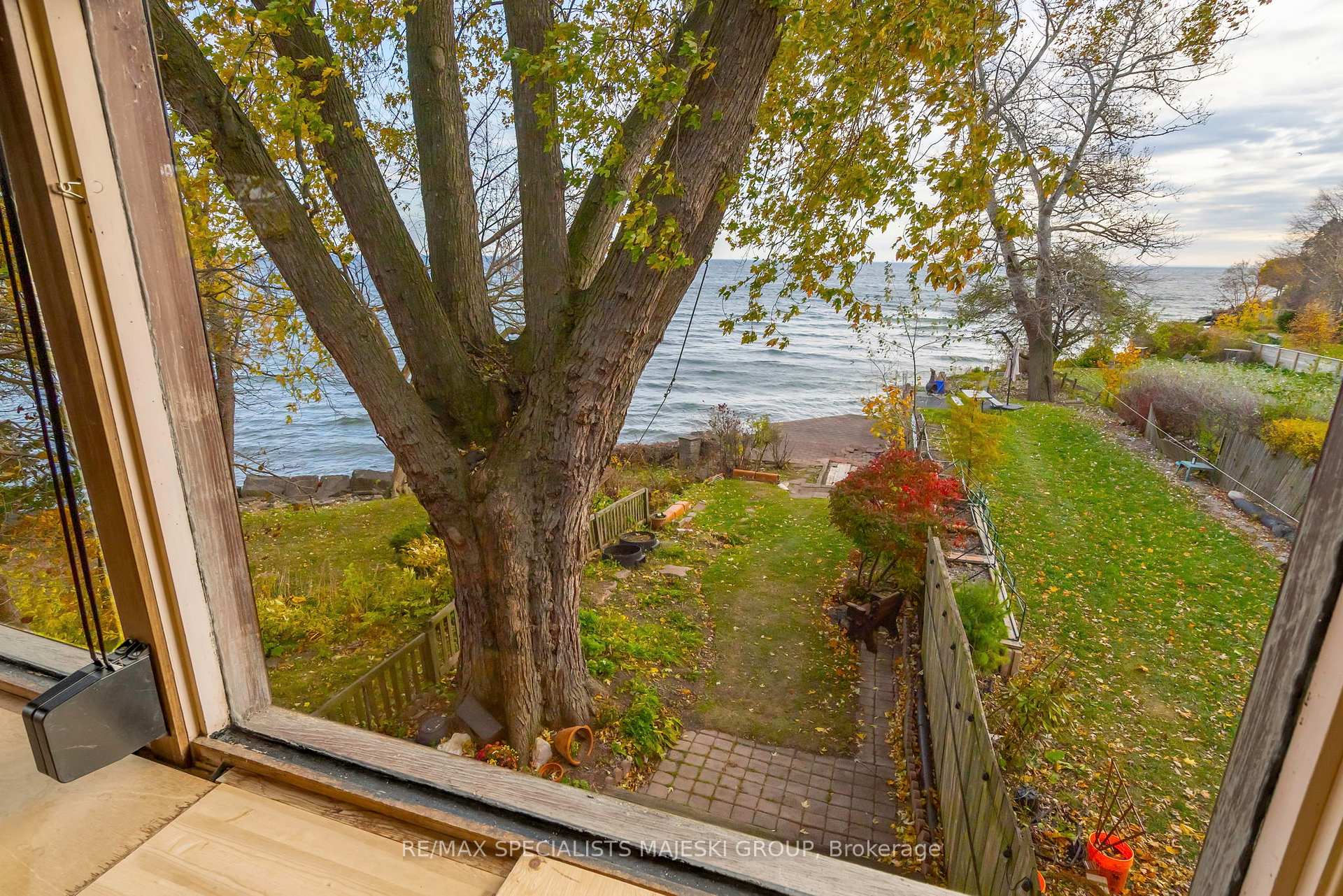 Photo 26 of 57 Lake Shore Drive, Etobicoke, New Toronto — HOMEH