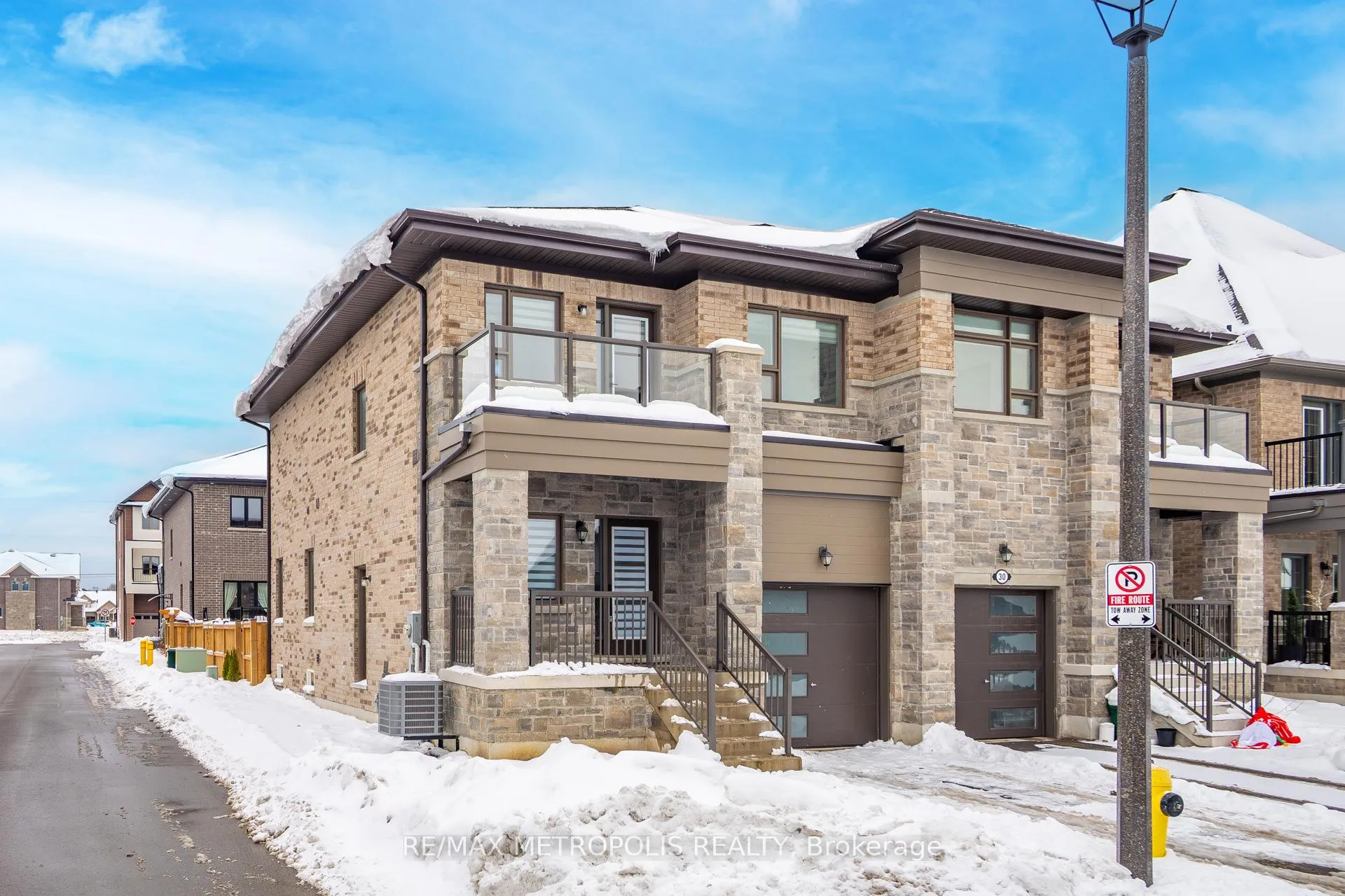 Front of 32 Ballinger Way