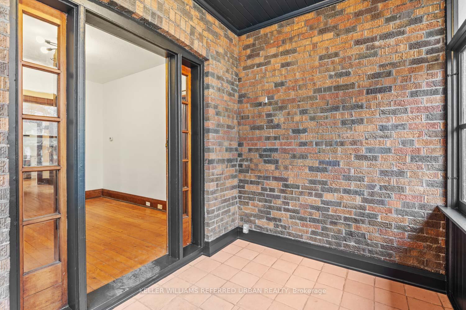 Photo 3 of 70 Superior Avenue, Etobicoke, Mimico — HOMEH