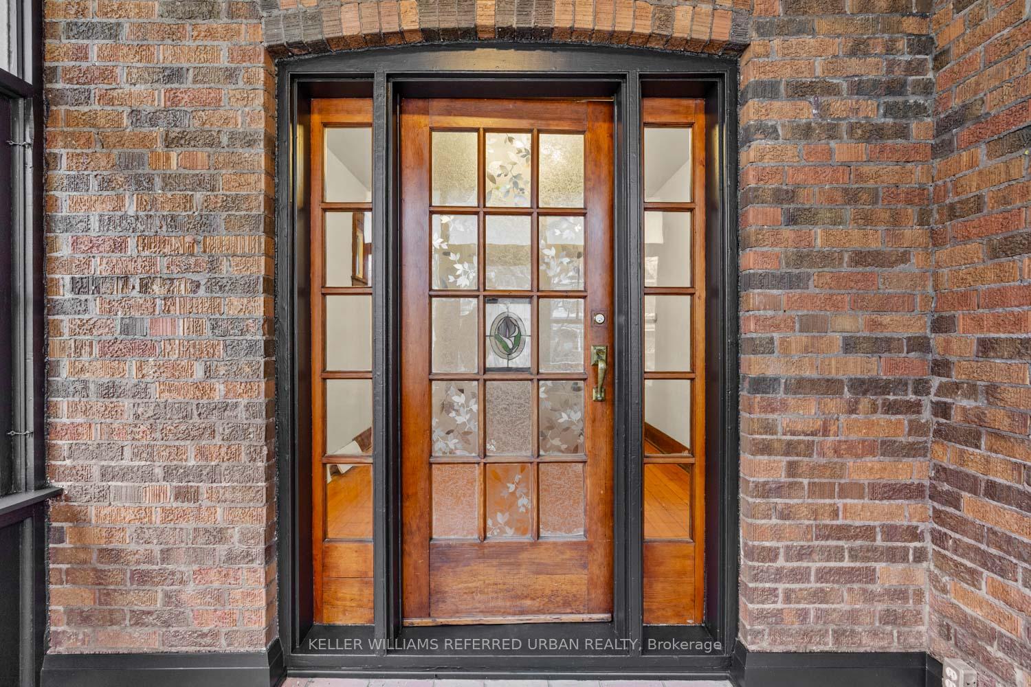 Photo 6 of 70 Superior Avenue, Etobicoke, Mimico — HOMEH