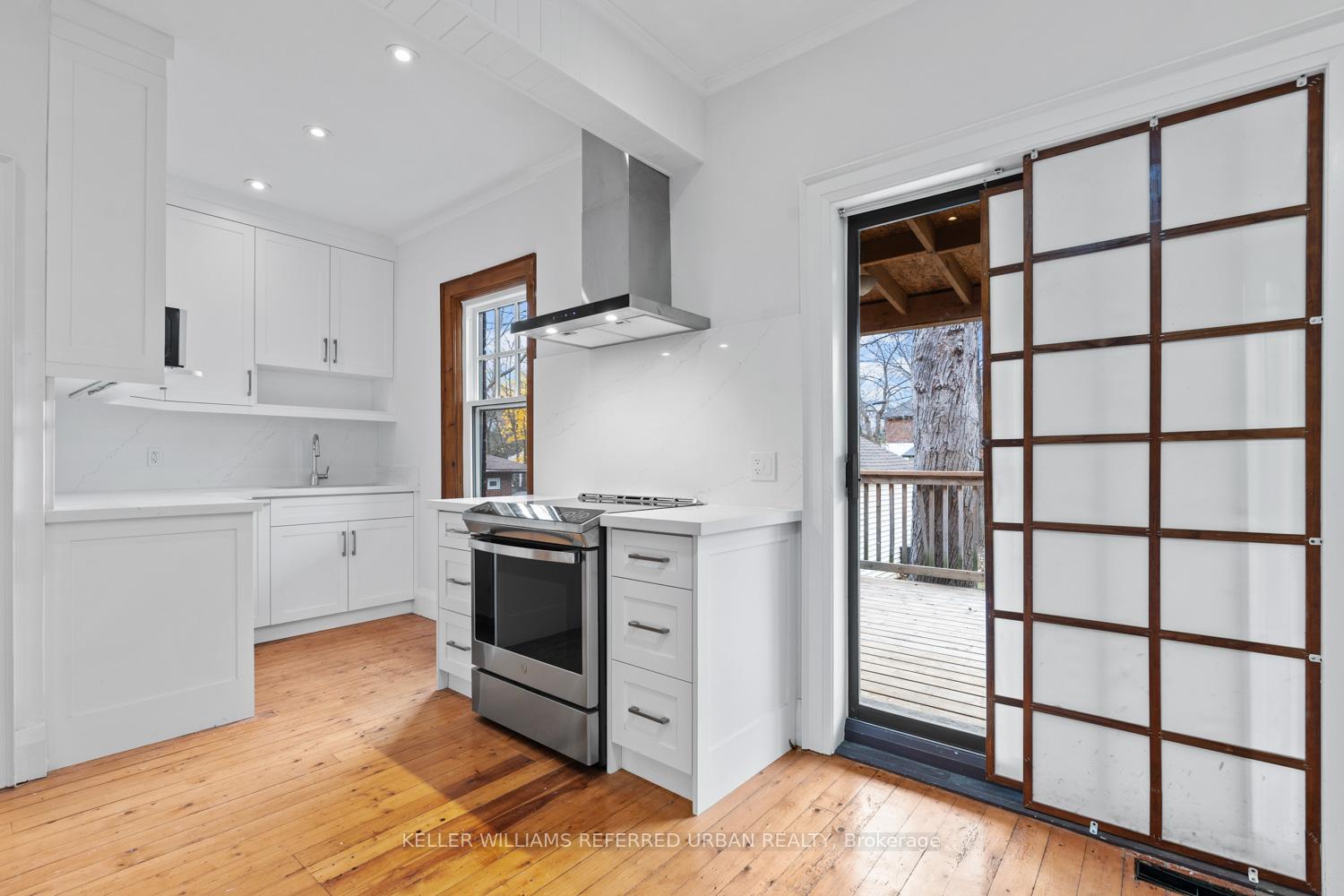 Photo 8 of 70 Superior Avenue, Etobicoke, Mimico — HOMEH