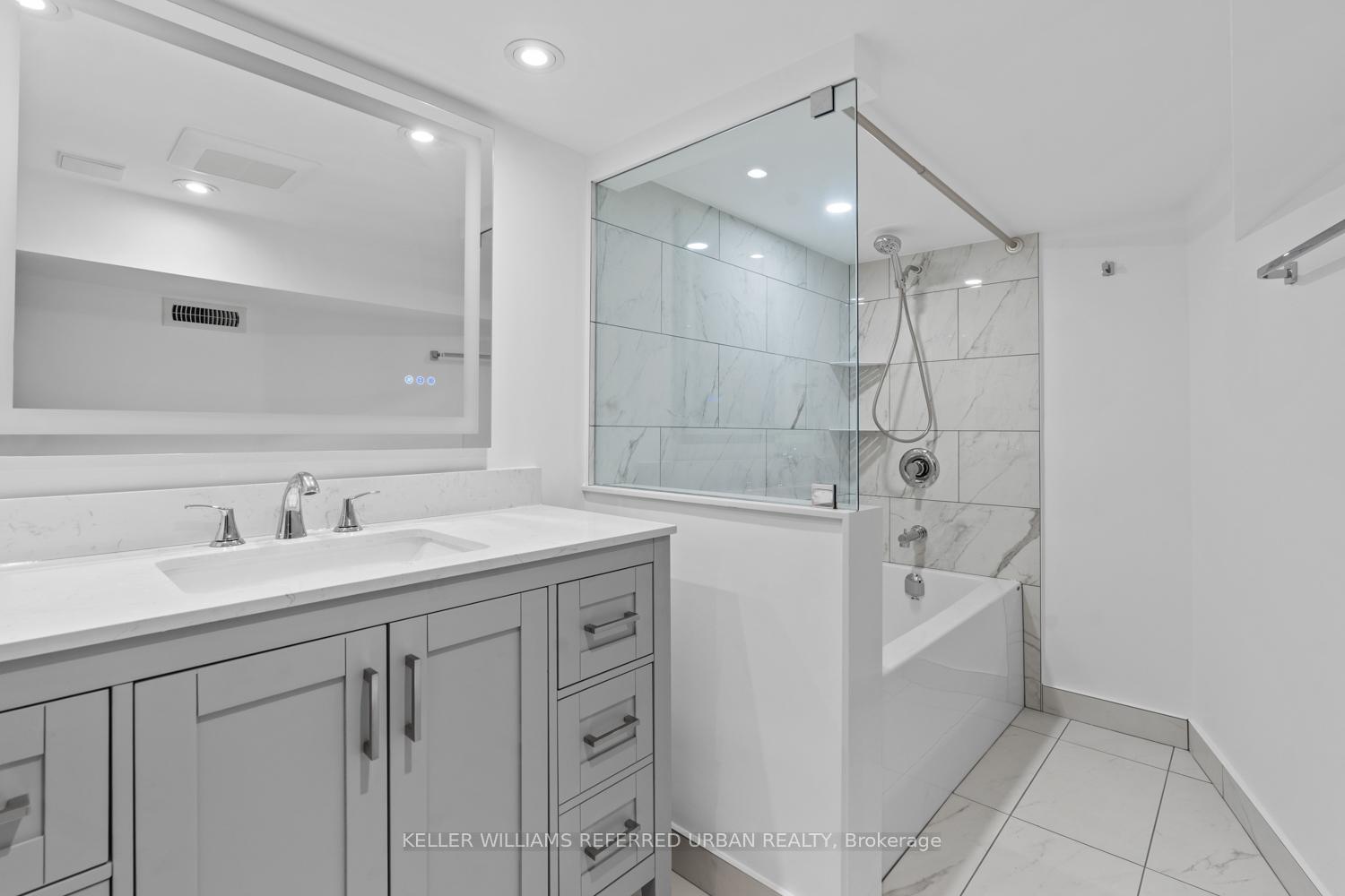 Photo 21 of 70 Superior Avenue, Etobicoke, Mimico — HOMEH