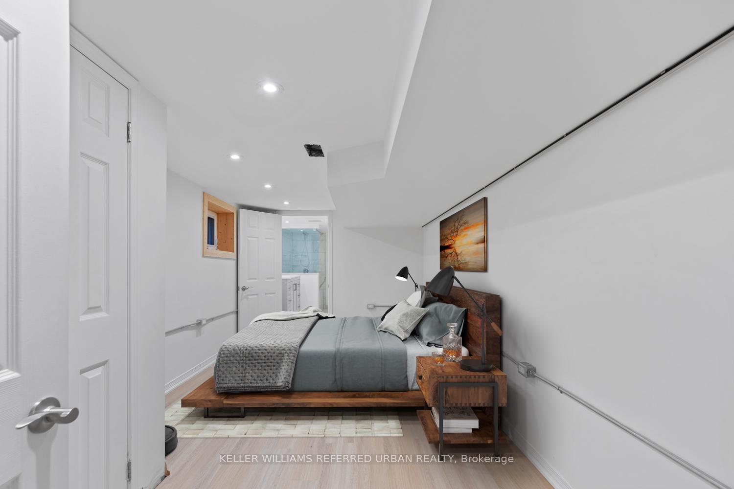 Photo 22 of 70 Superior Avenue, Etobicoke, Mimico — HOMEH