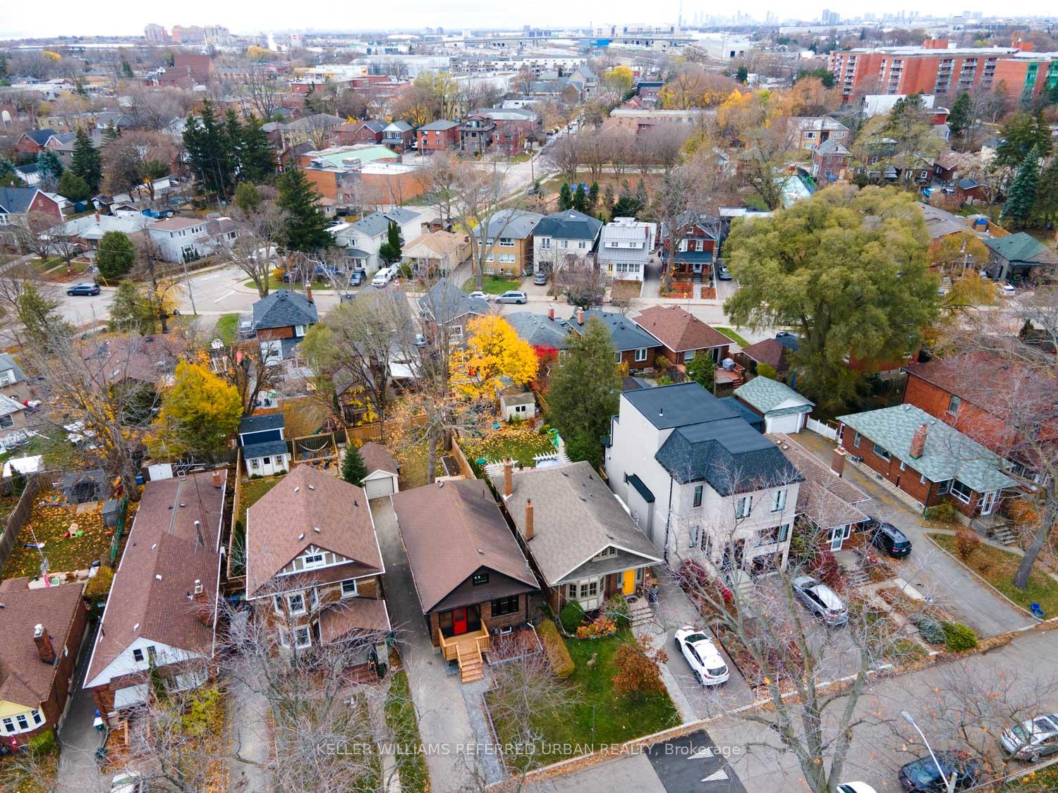 Photo 31 of 70 Superior Avenue, Etobicoke, Mimico — HOMEH