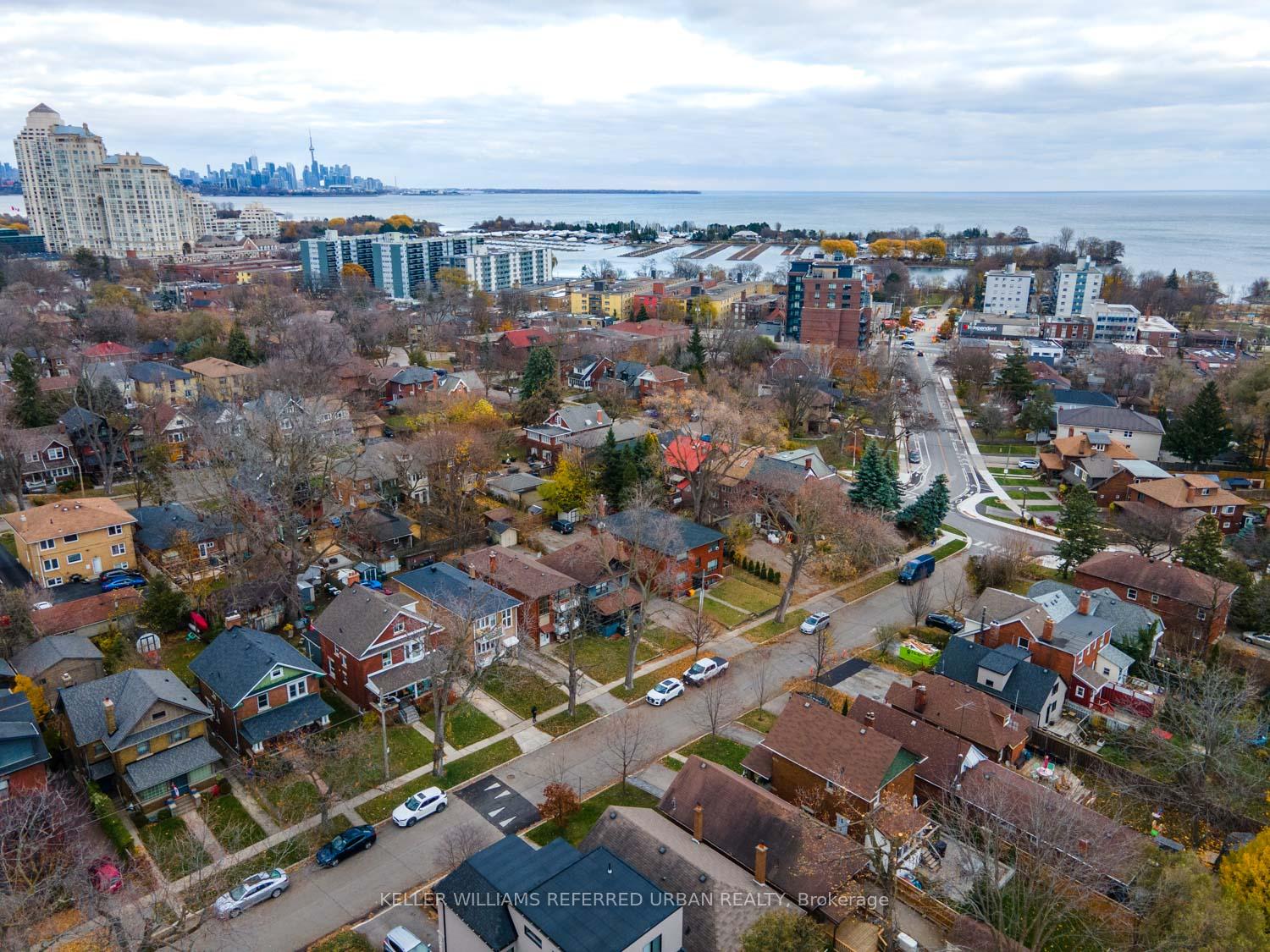 Photo 33 of 70 Superior Avenue, Etobicoke, Mimico — HOMEH