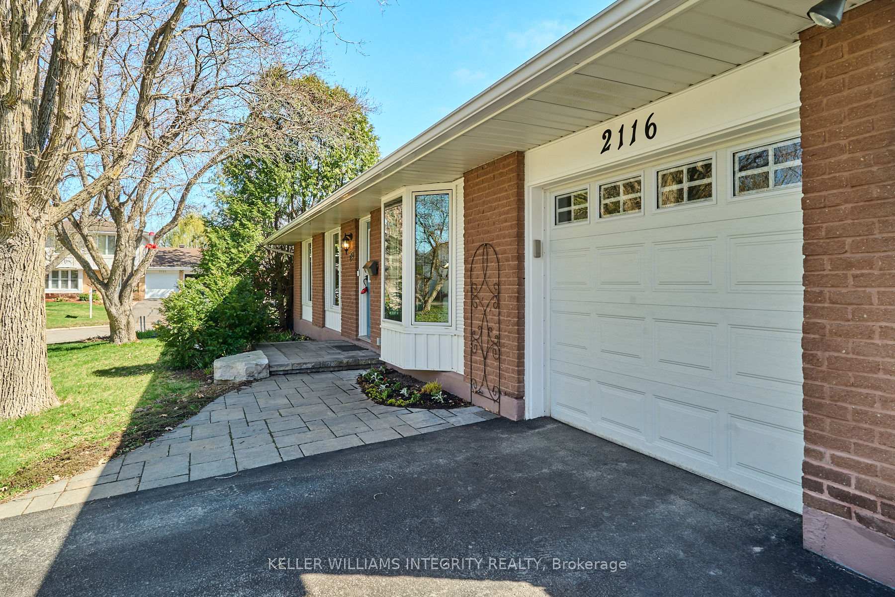 Photo 2 of 2116 Fillmore Crescent, Ottawa, Beacon Hill North — HOMEH