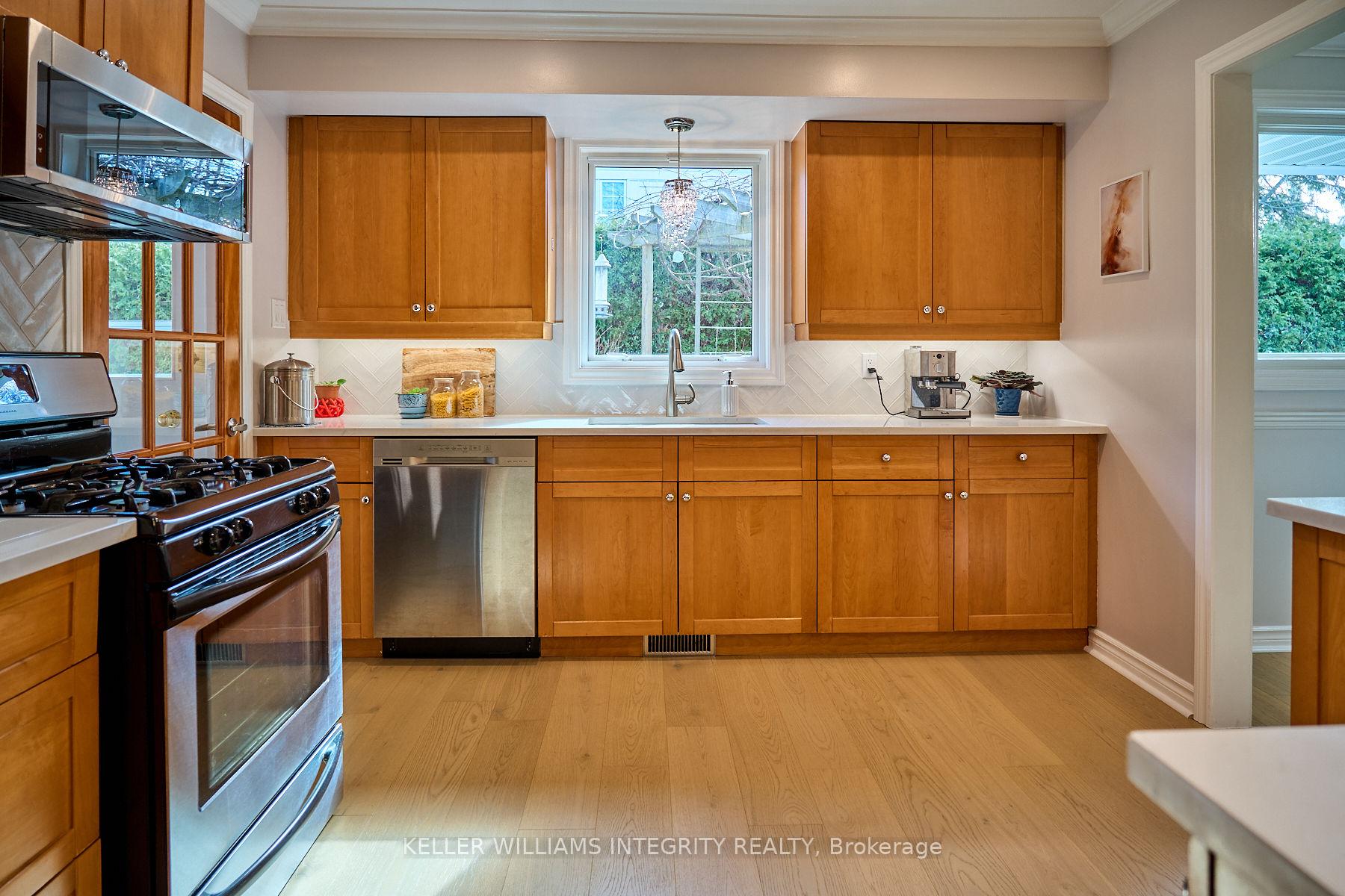 Photo 12 of 2116 Fillmore Crescent, Ottawa, Beacon Hill North — HOMEH