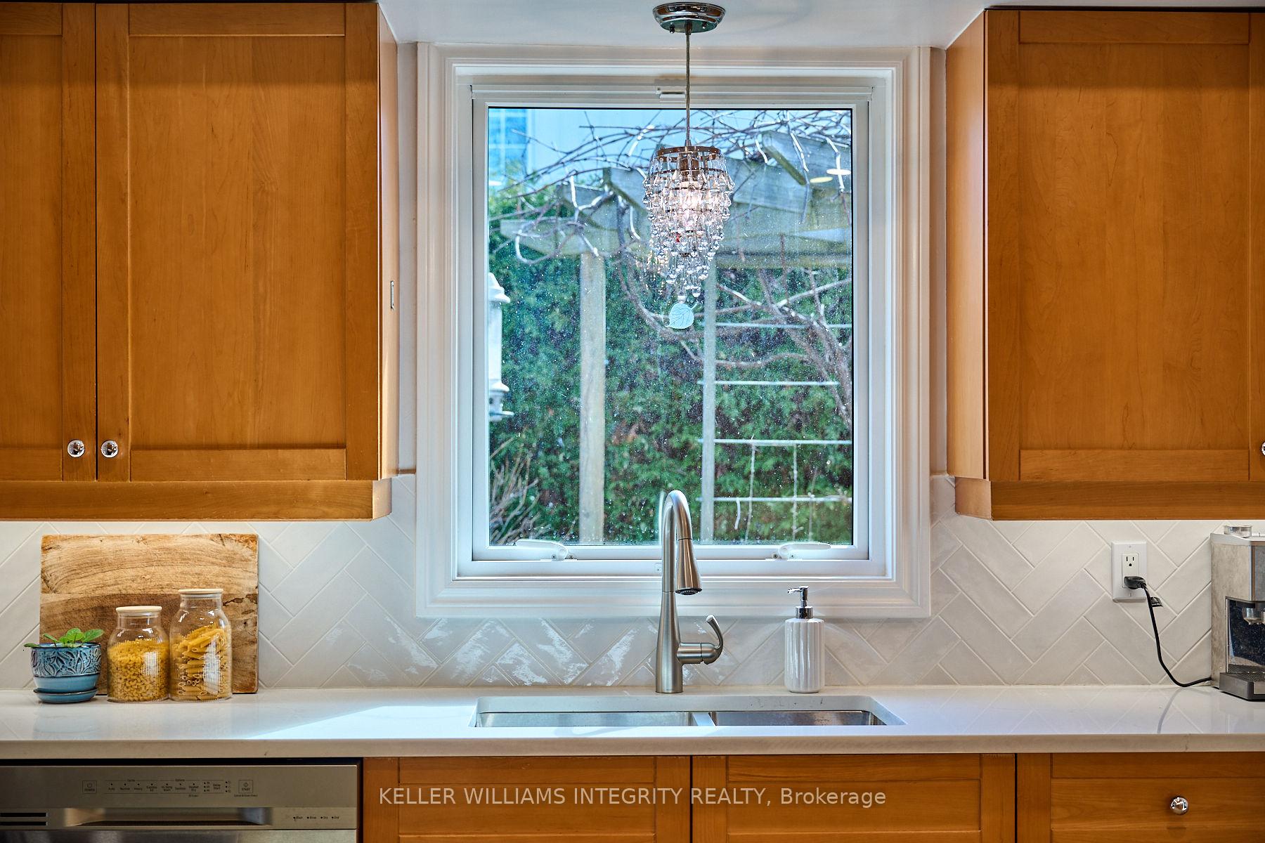 Photo 23 of 2116 Fillmore Crescent, Ottawa, Beacon Hill North — HOMEH
