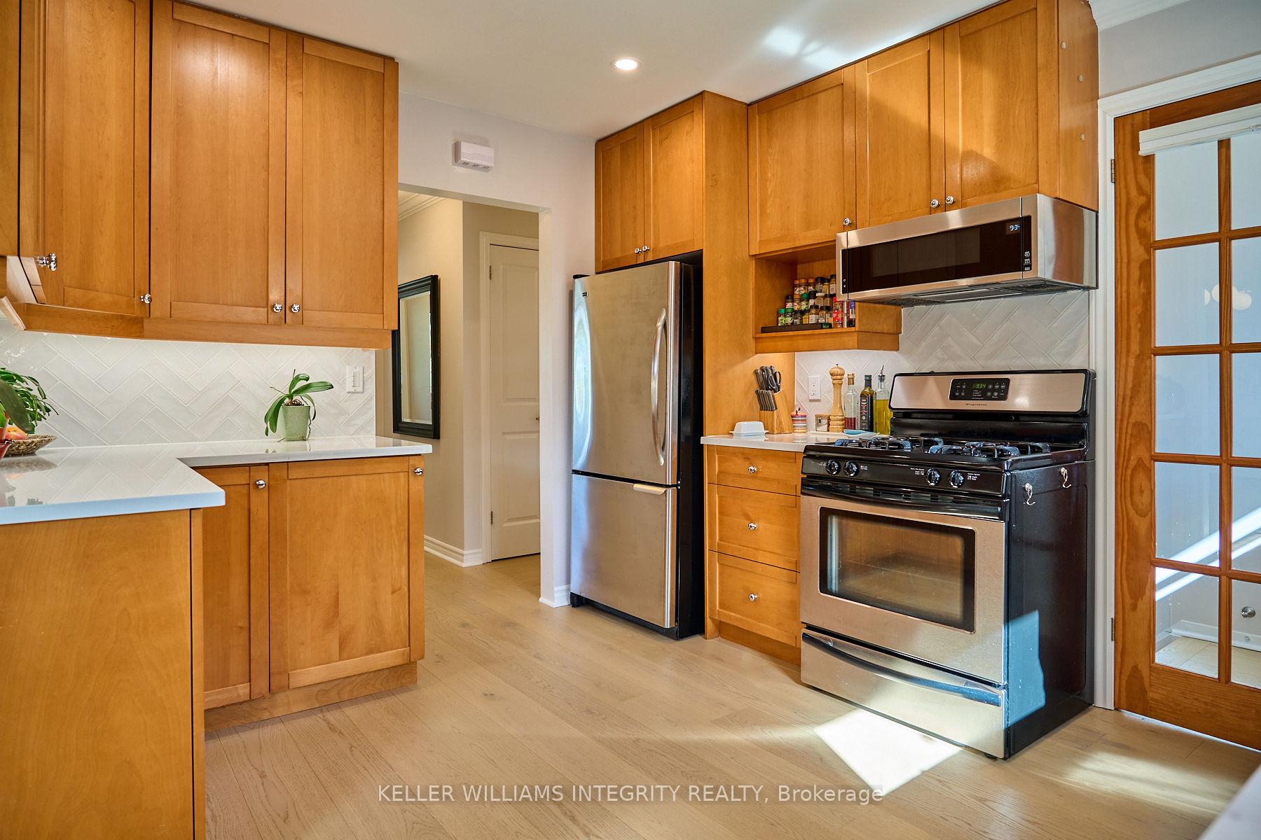 Photo 14 of 2116 Fillmore Crescent, Ottawa, Beacon Hill North — HOMEH
