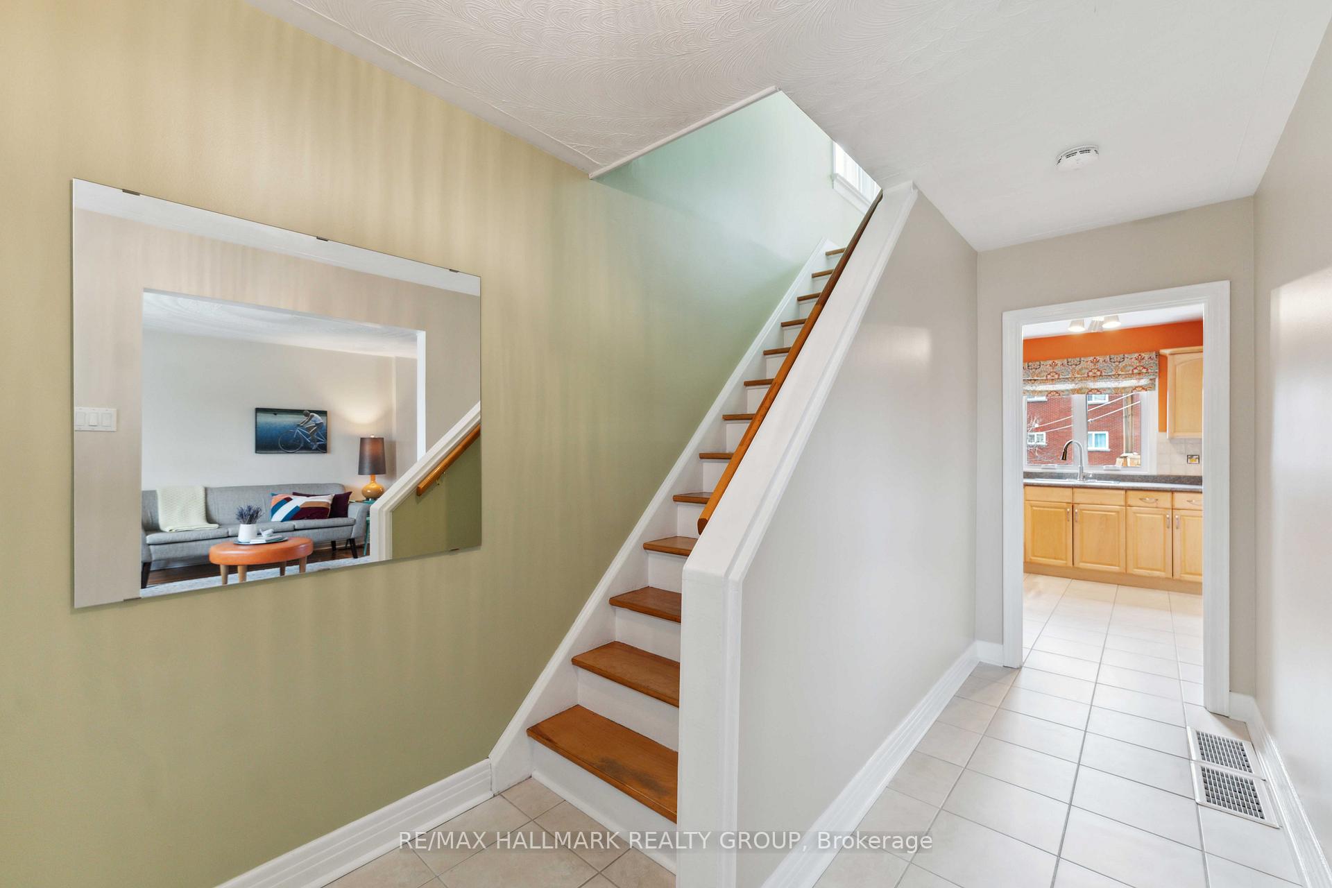 Photo 17 of 2500 Chasseur Avenue, Ottawa, Heron Park — HOMEH