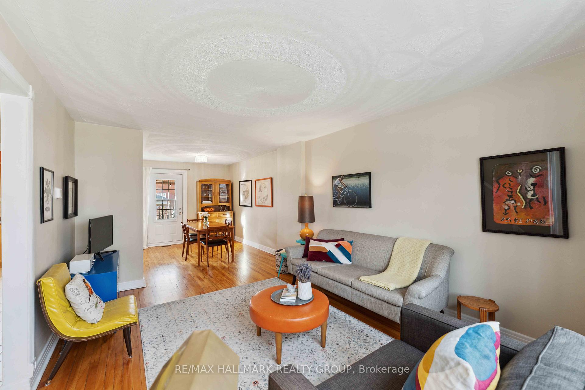 Photo 4 of 2500 Chasseur Avenue, Ottawa, Heron Park — HOMEH