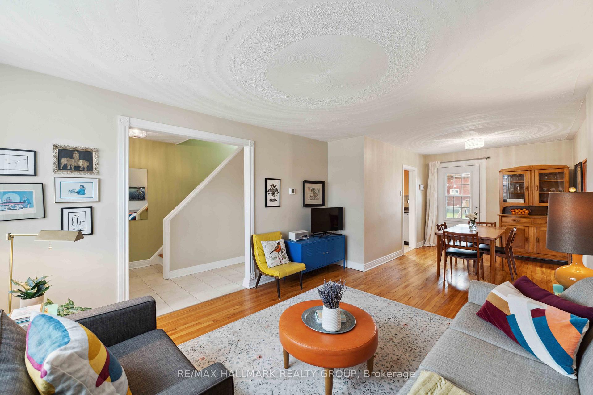 Photo 3 of 2500 Chasseur Avenue, Ottawa, Heron Park — HOMEH
