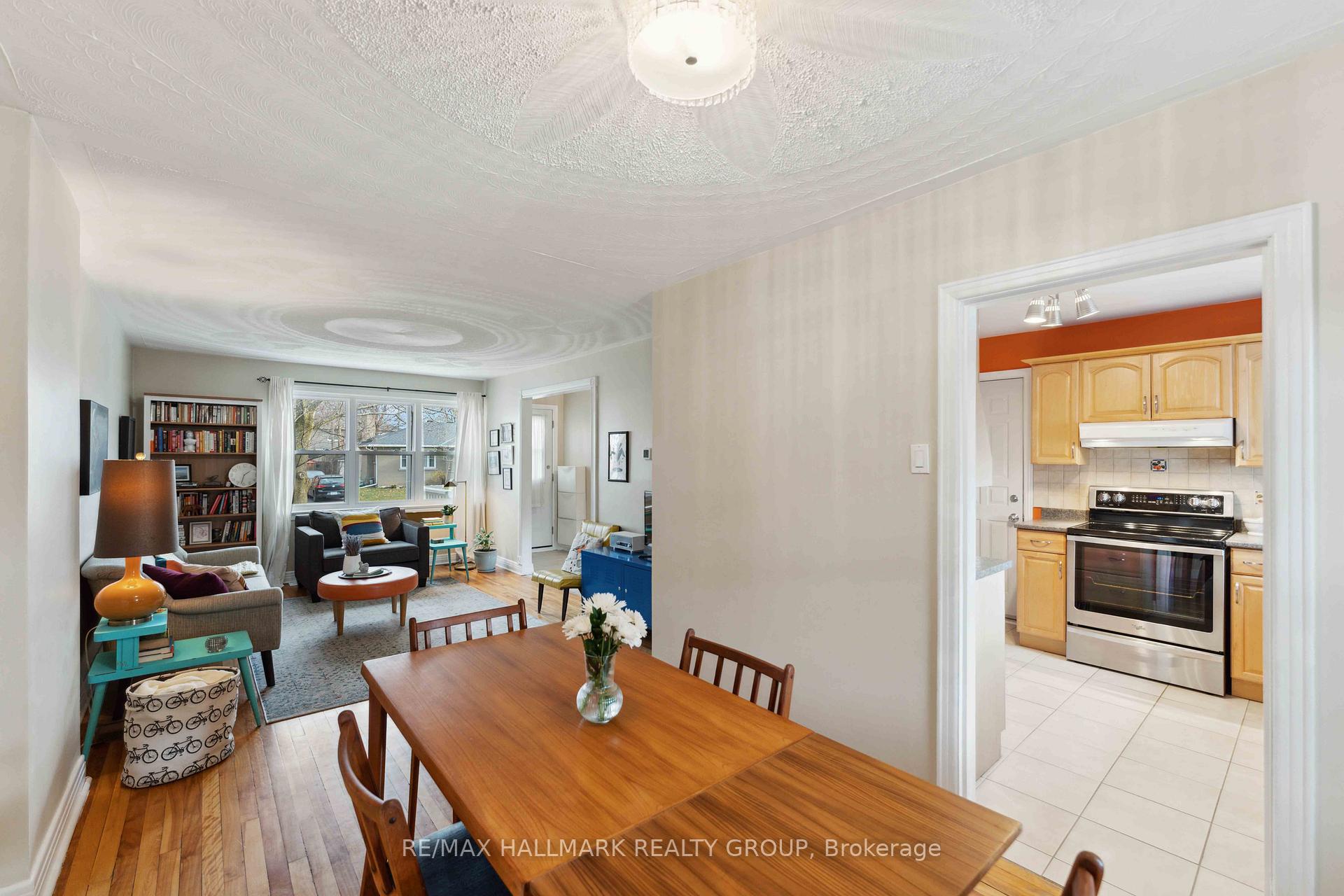 Photo 7 of 2500 Chasseur Avenue, Ottawa, Heron Park — HOMEH