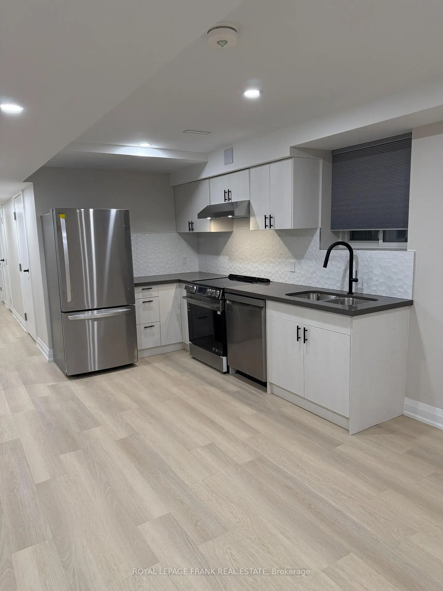 Photo 4 of Unit 23A, 23 Allinson Lane, Uxbridge — HOMEH