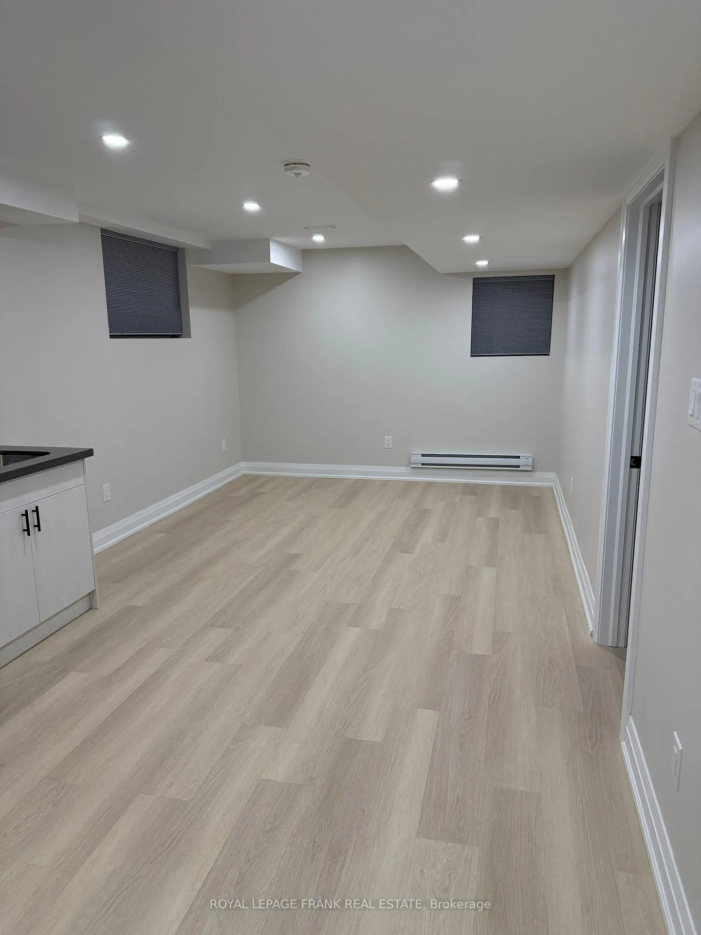 Photo 6 of Unit 23A, 23 Allinson Lane, Uxbridge — HOMEH