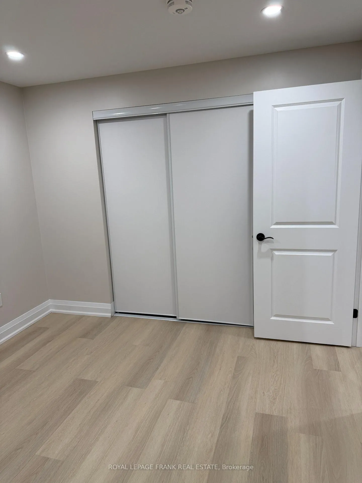 Photo 9 of Unit 23A, 23 Allinson Lane, Uxbridge — HOMEH