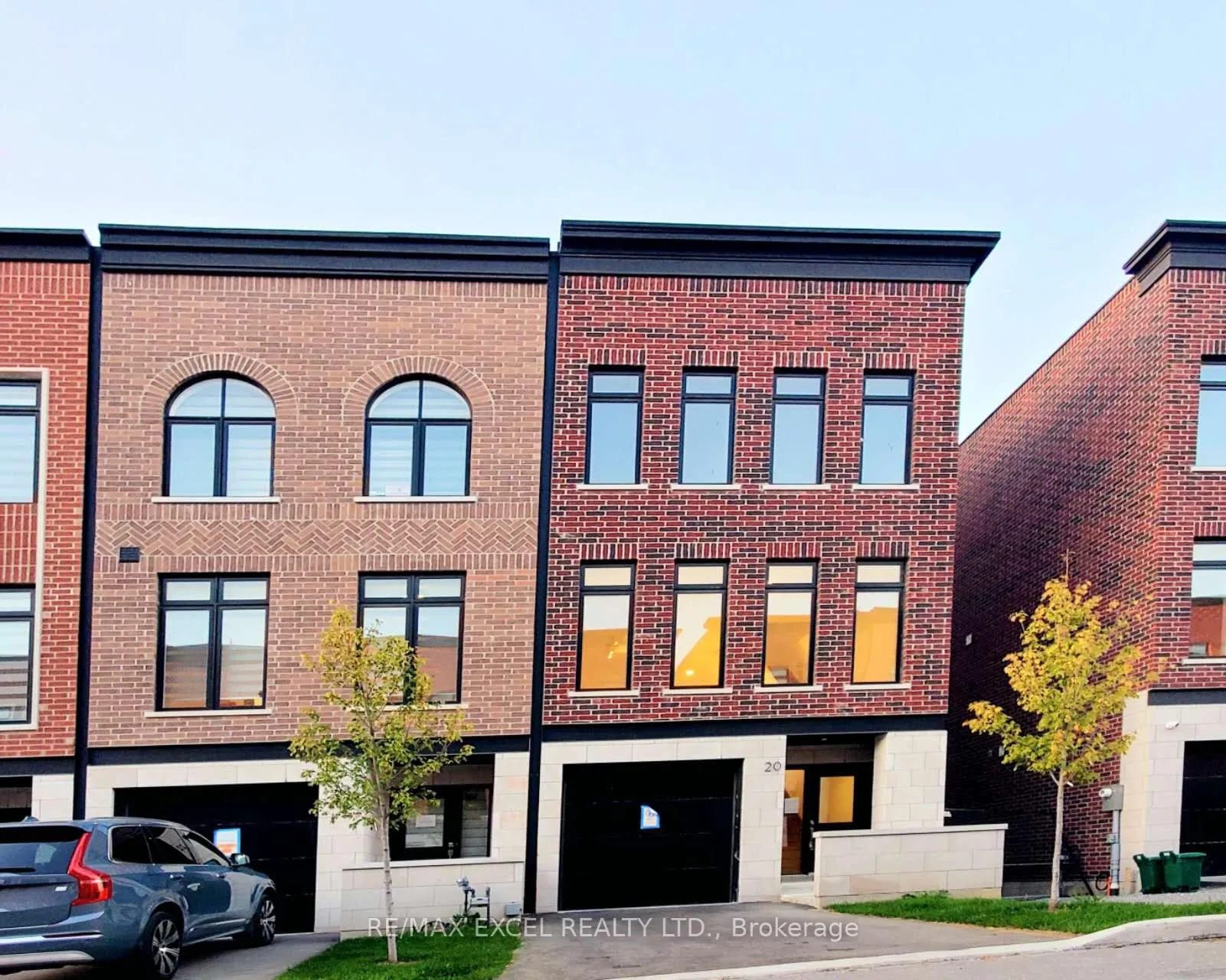 Photo 1 of 20 Chestnut Court, Aurora, Rural Aurora — HOMEH