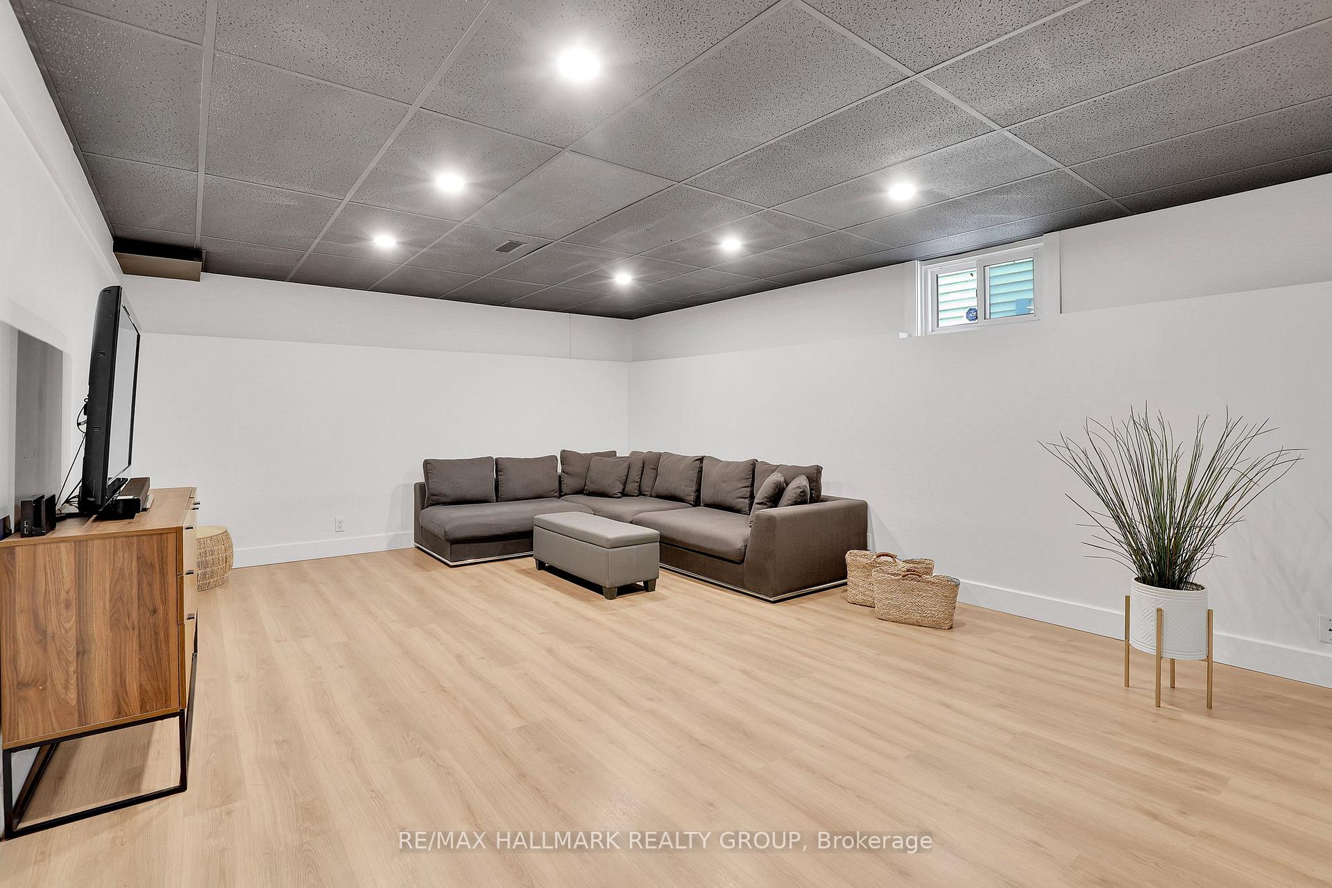 Photo 21 of 24 Florizel Avenue, Ottawa, Westcliffe Estates — HOMEH
