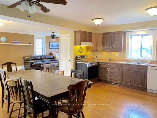 Photo 5 of Unit Unit 2, 126 Reach Street, Uxbridge — HOMEH
