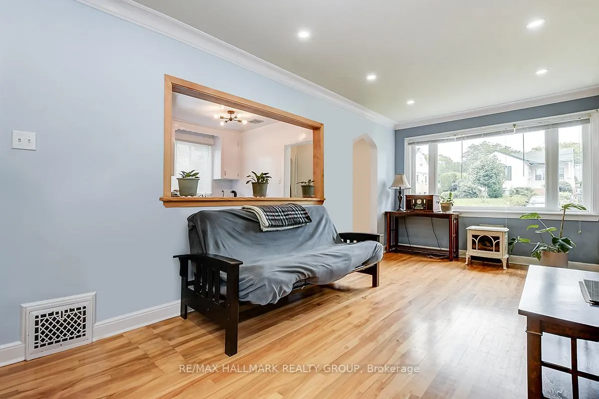 Photo 9 of 316 Ducharme Boulevard, Ottawa, Vanier — HOMEH