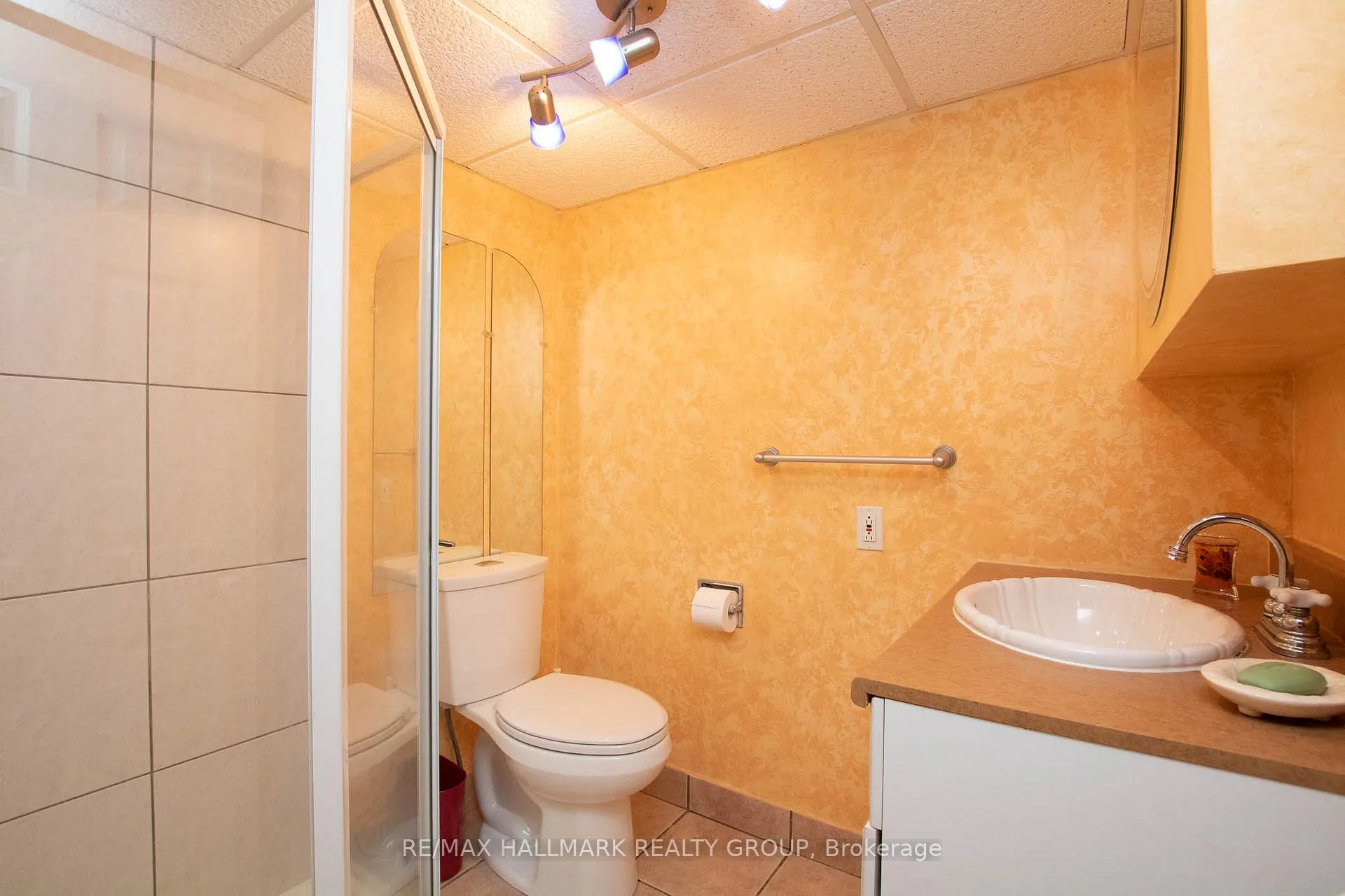Photo 25 of 316 Ducharme Boulevard, Ottawa, Vanier — HOMEH