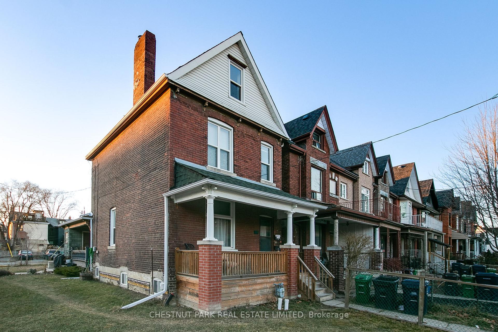 Photo 2 of Unit Main, 414 Roxton Road, Toronto, Palmerston-Little Italy — HOMEH