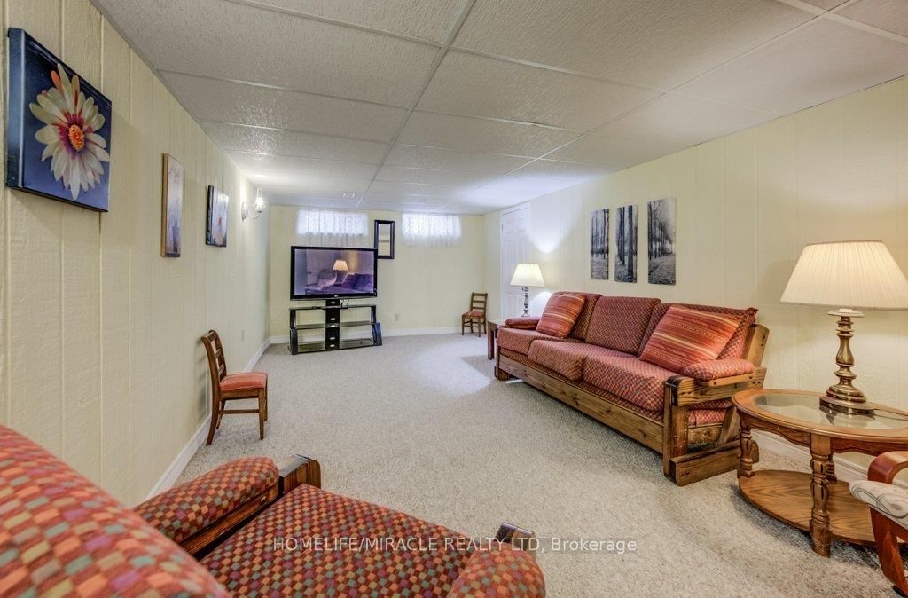 Photo 55 of 117 Loyalist Drive, Hamilton, Corman — HOMEH