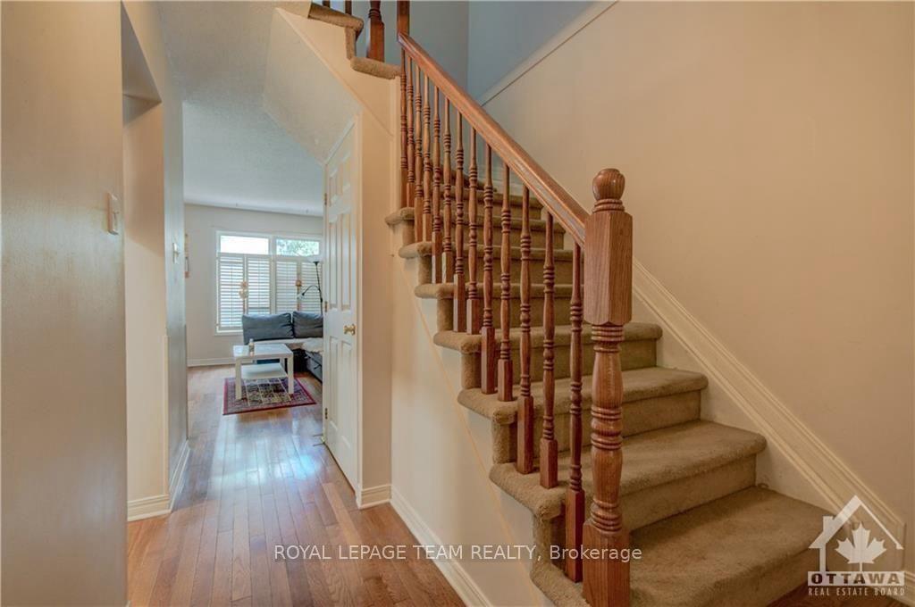 Photo 2 of 117 Corsica Private, Ottawa, Riverview Park — HOMEH