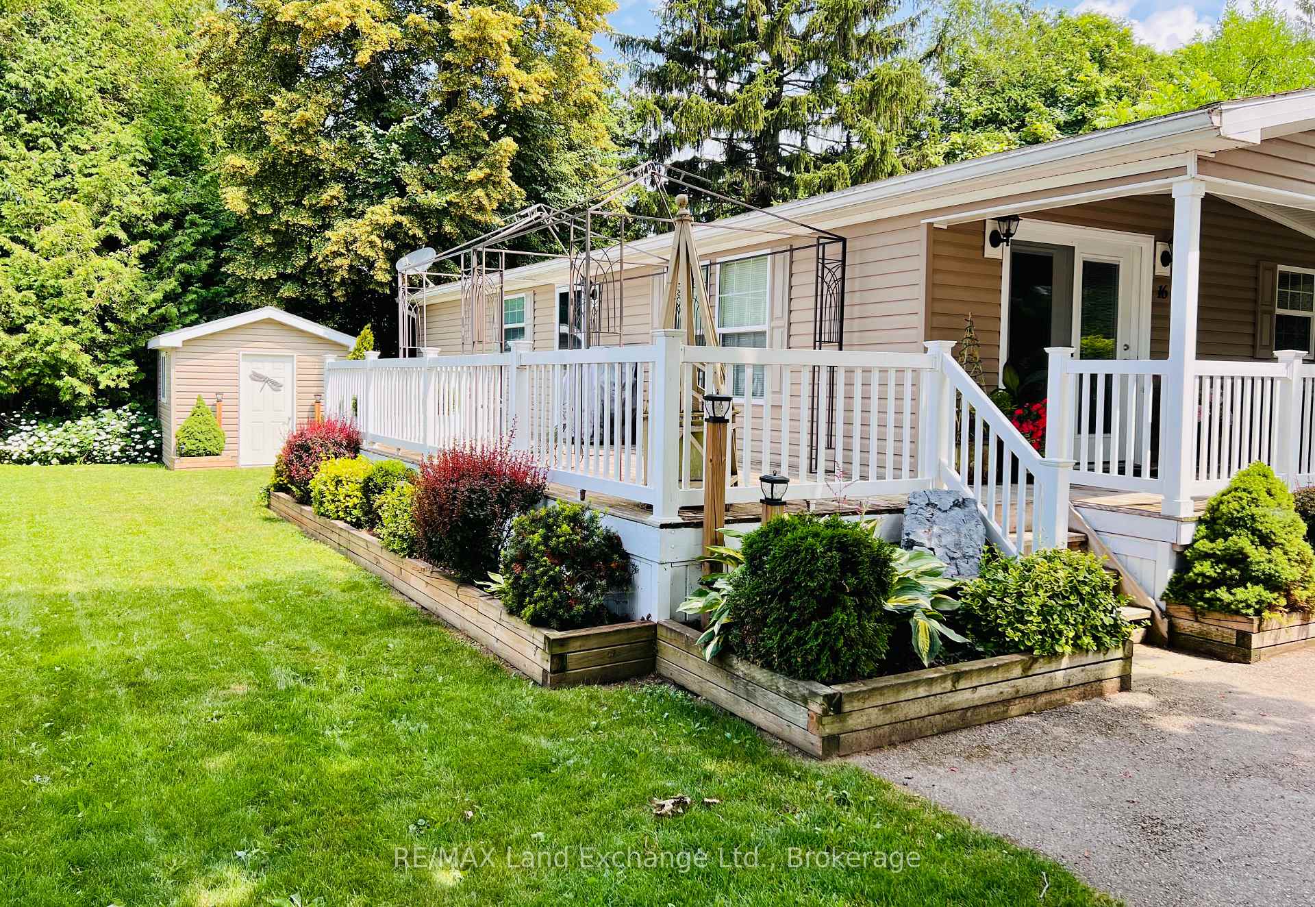 Photo 4 of 16 Sutton Drive, Ashfield-Colborne-Wawanosh, Ashfield — HOMEH