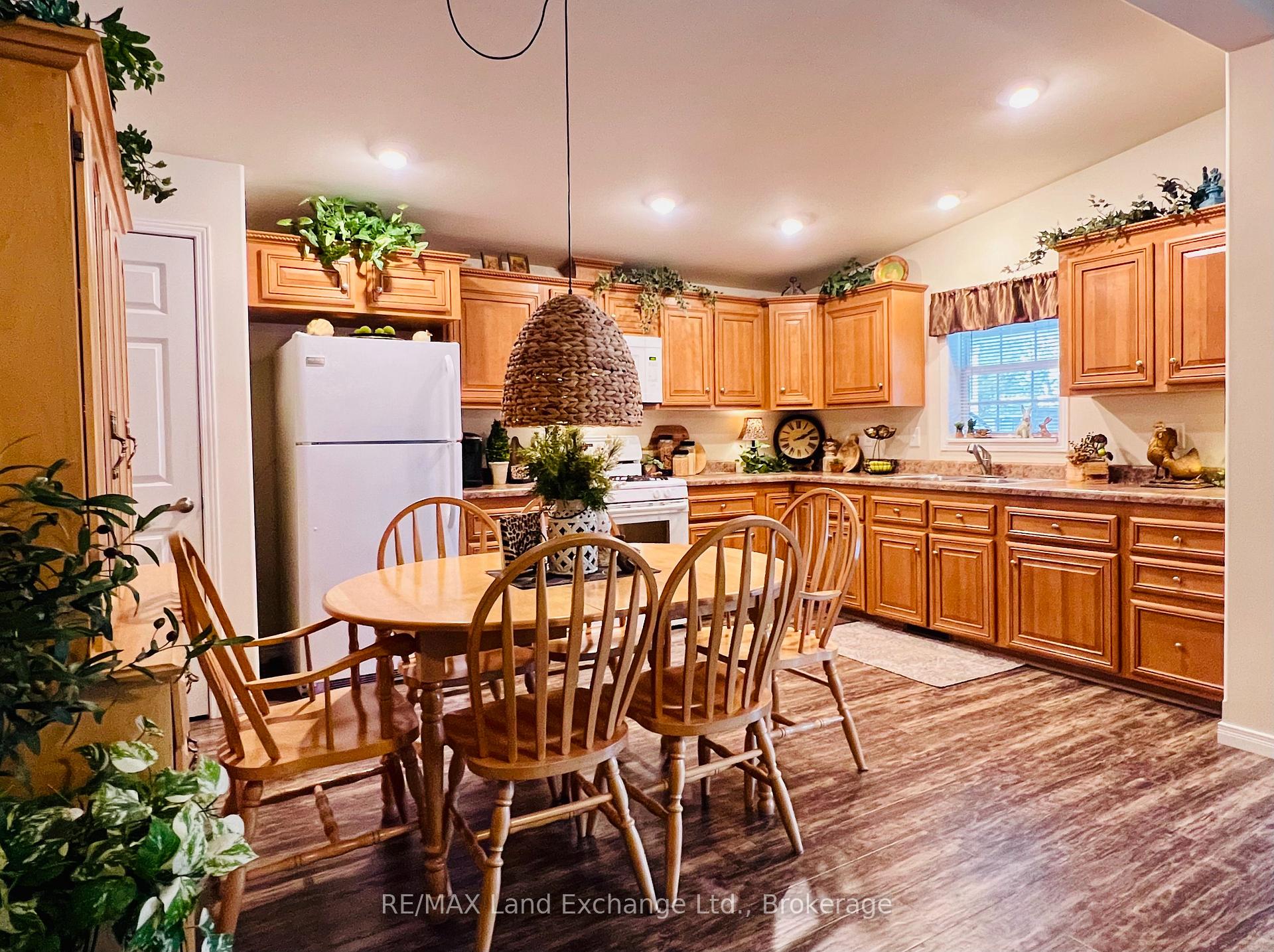 Photo 9 of 16 Sutton Drive, Ashfield-Colborne-Wawanosh, Ashfield — HOMEH