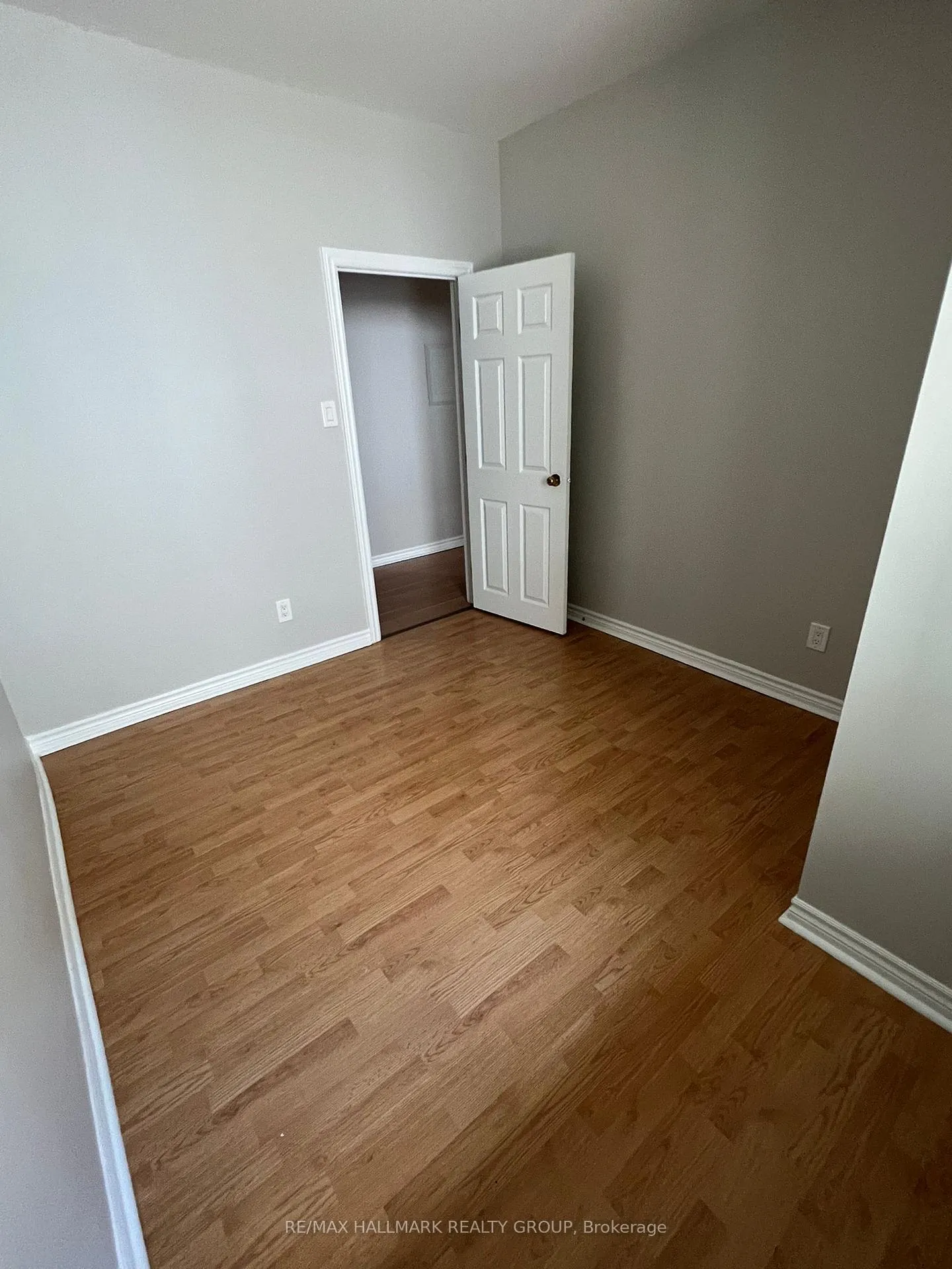 Photo 4 of Unit A, 18 Jolliet Avenue, Ottawa, Vanier — HOMEH