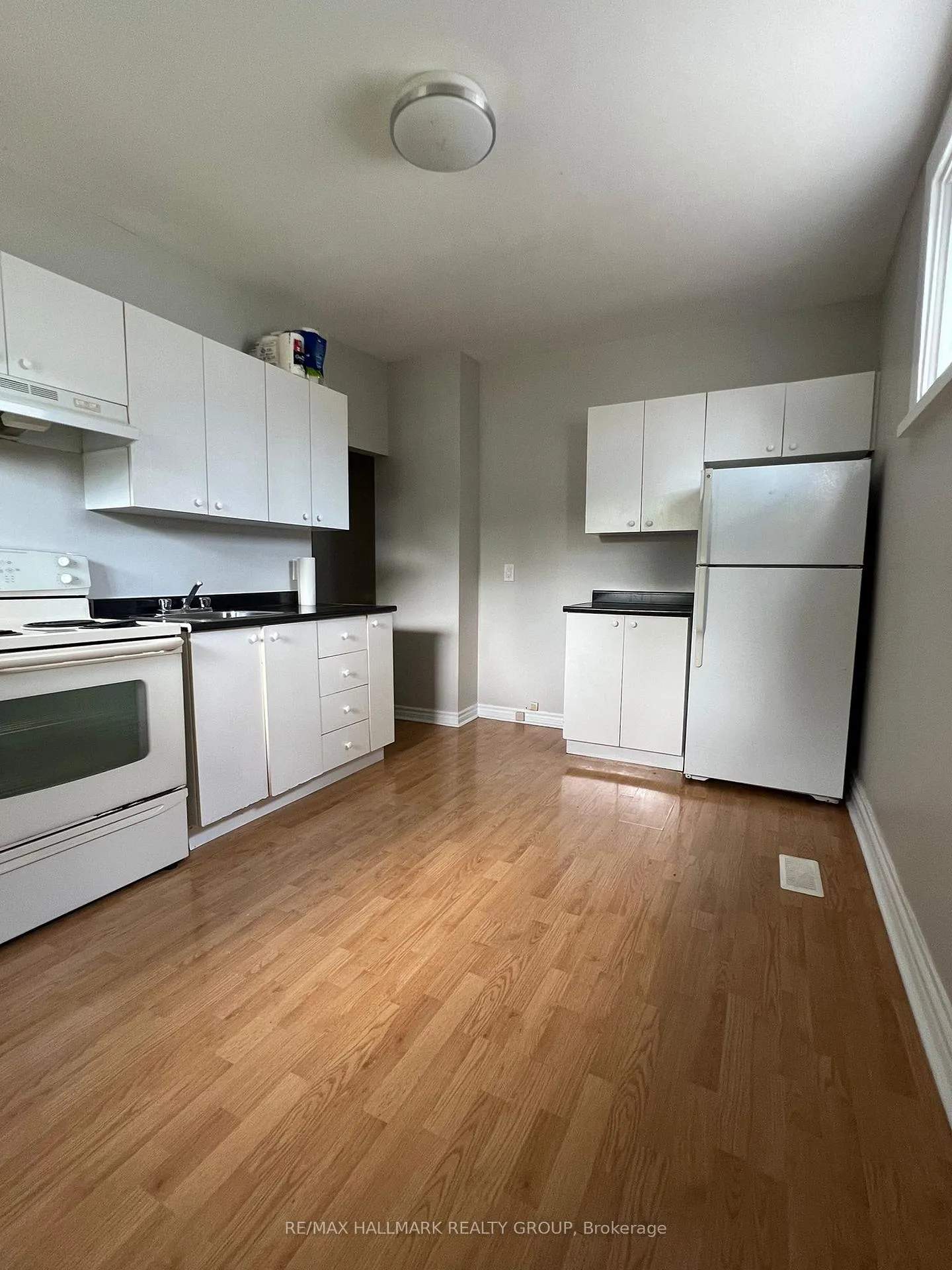 Photo 7 of Unit A, 18 Jolliet Avenue, Ottawa, Vanier — HOMEH