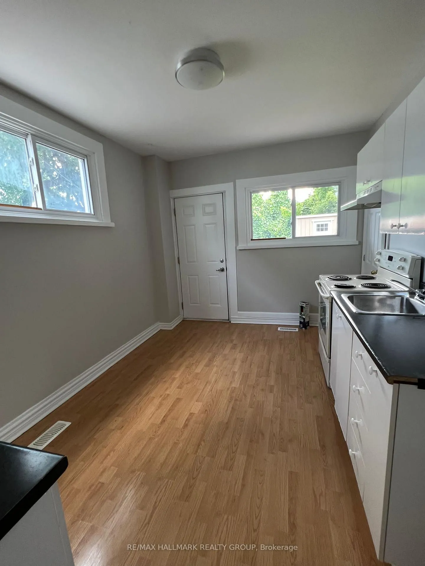 Photo 8 of Unit A, 18 Jolliet Avenue, Ottawa, Vanier — HOMEH