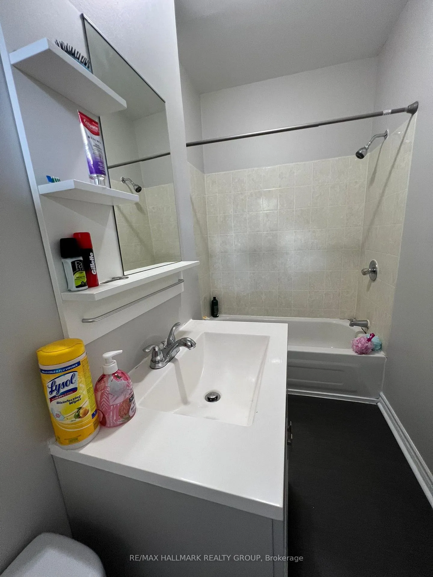 Photo 9 of Unit A, 18 Jolliet Avenue, Ottawa, Vanier — HOMEH