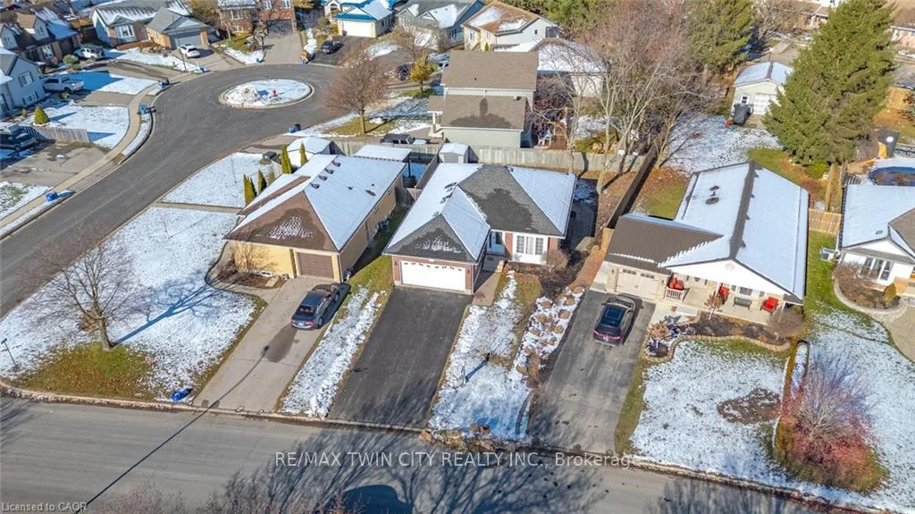 Photo 2 of 49 Alexander Drive, Aylmer — HOMEH