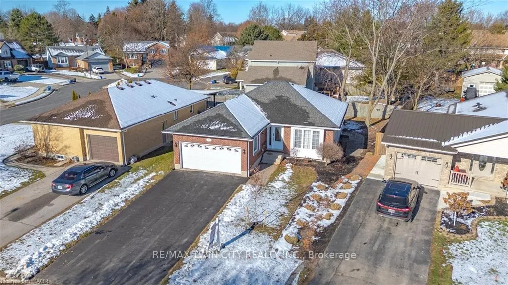 Photo 4 of 49 Alexander Drive, Aylmer — HOMEH