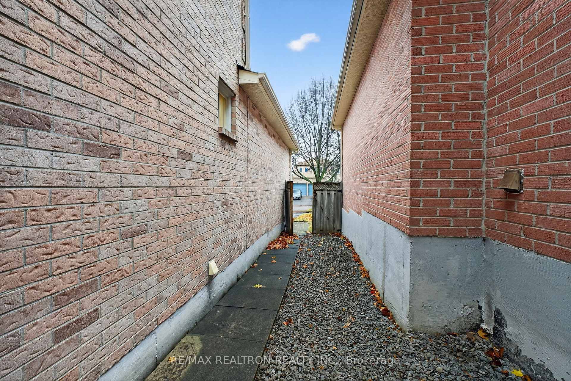Photo 36 of 29 Locker Drive, Ajax, Central — HOMEH