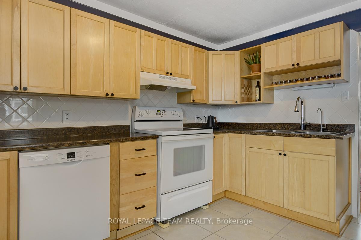 Photo 12 of 234 Carillon Street, Ottawa, Vanier — HOMEH
