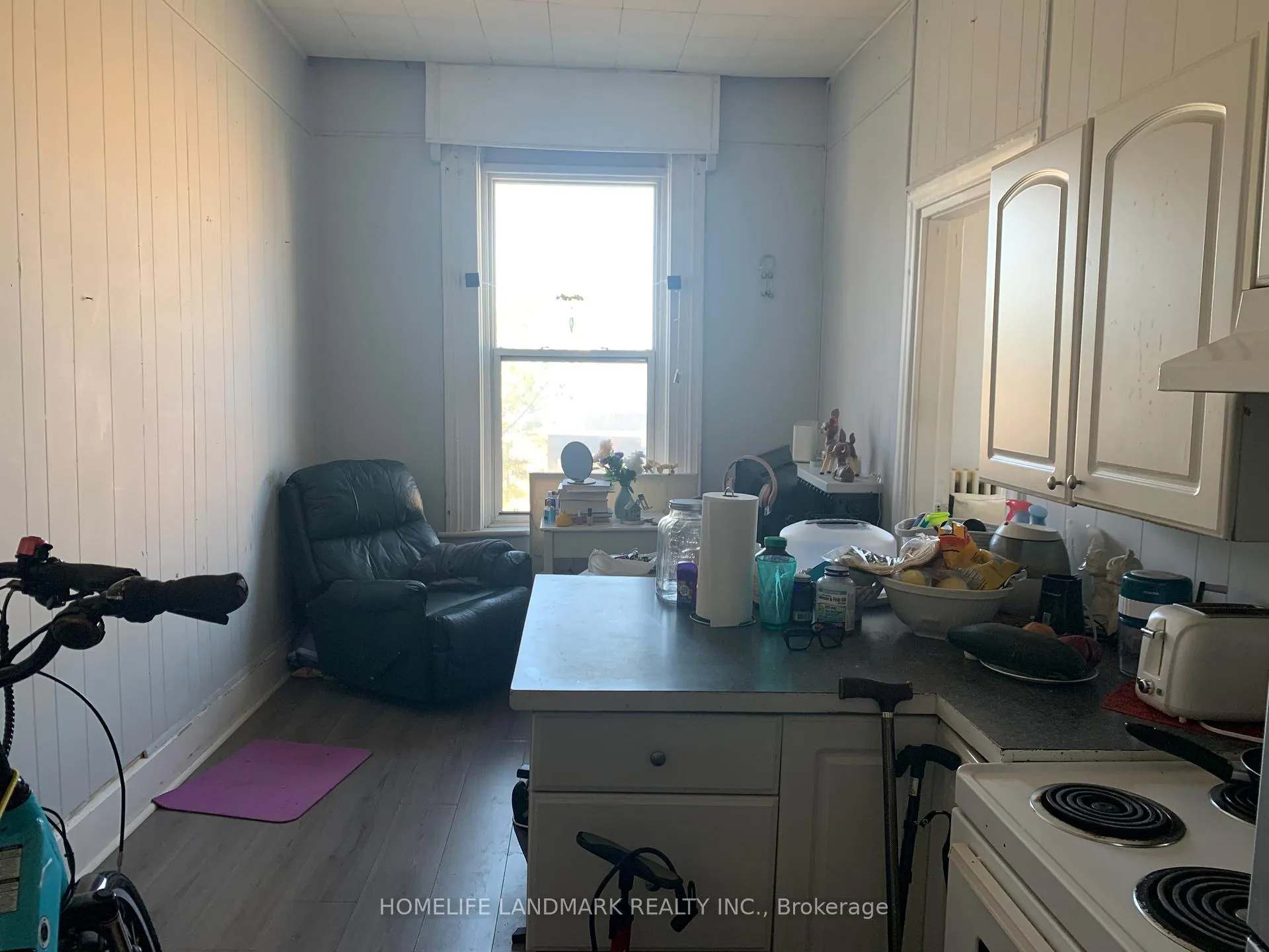 Photo 6 of Unit 4, 2 Bascom Street S, Uxbridge — HOMEH