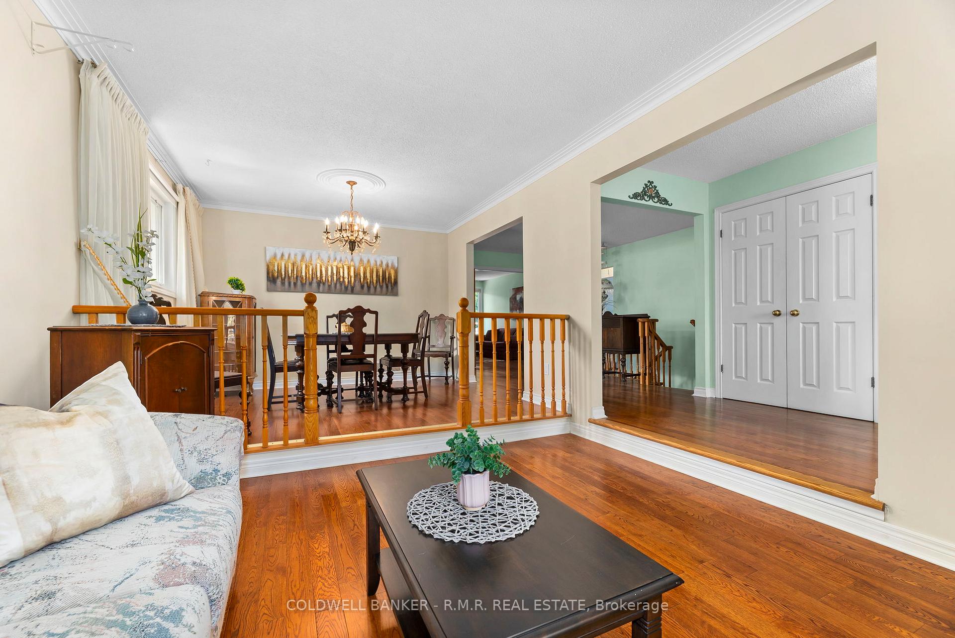 Photo 3 of 39 Ewen Drive, Uxbridge — HOMEH